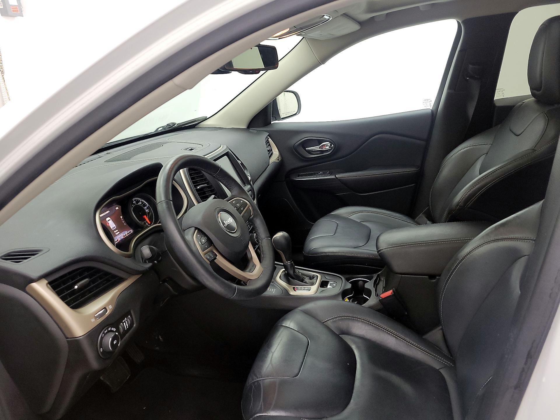 Thumbnail: 2016 Jeep Cherokee - 11