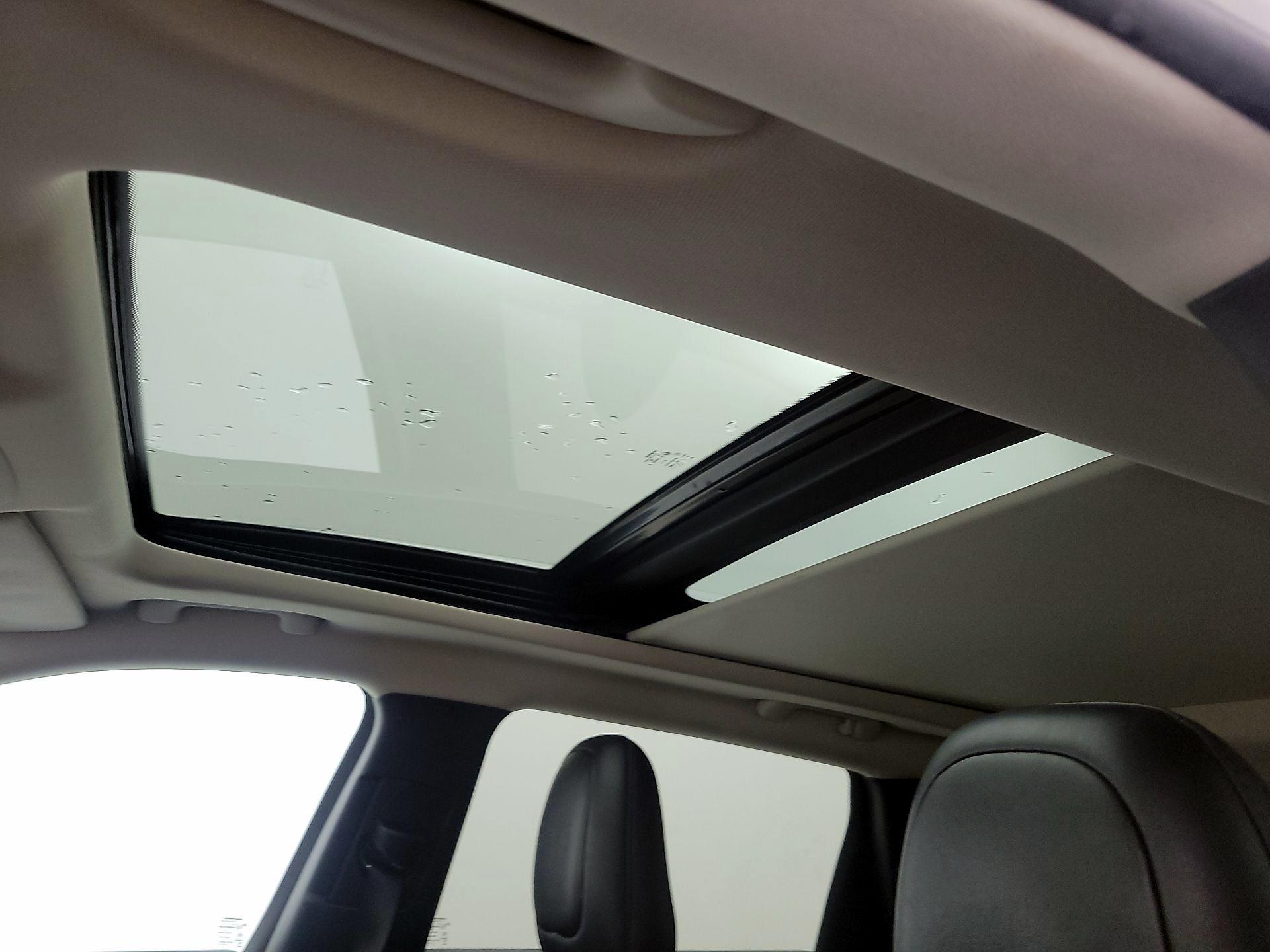 Thumbnail: 2016 Jeep Cherokee - 19