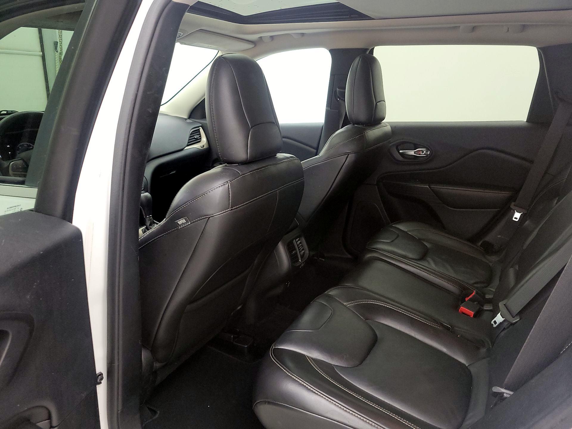 Thumbnail: 2016 Jeep Cherokee - 20