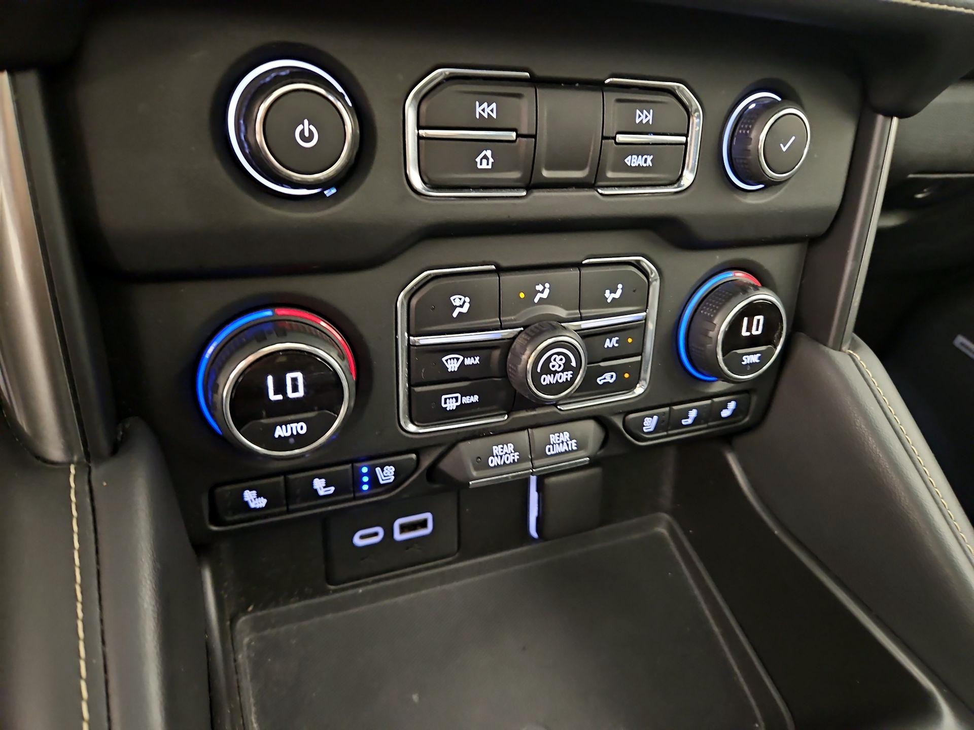 Thumbnail: 2021 Chevrolet Suburban - 17