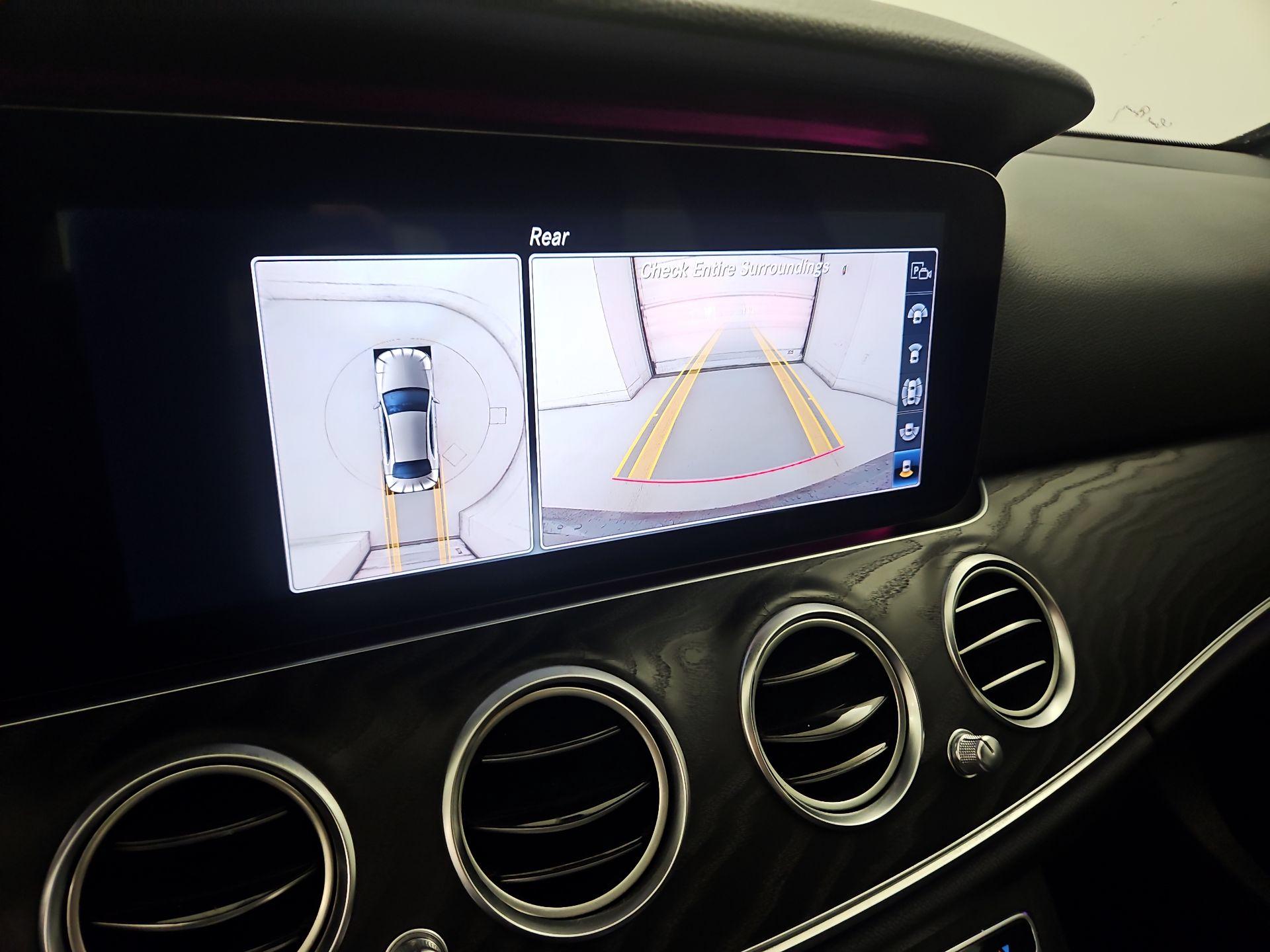 Thumbnail: 2020 Mercedes-Benz E-Class - 15