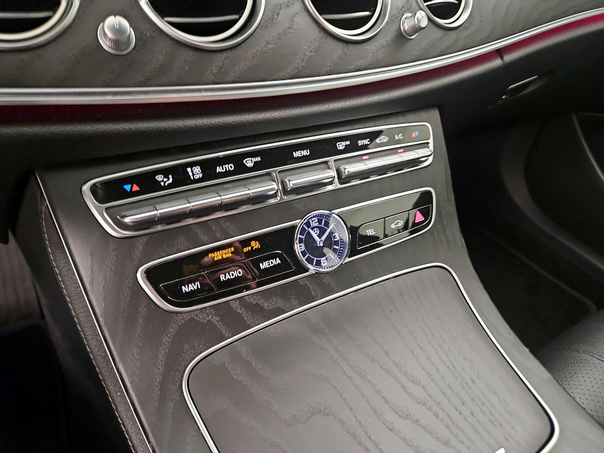 Thumbnail: 2020 Mercedes-Benz E-Class - 17