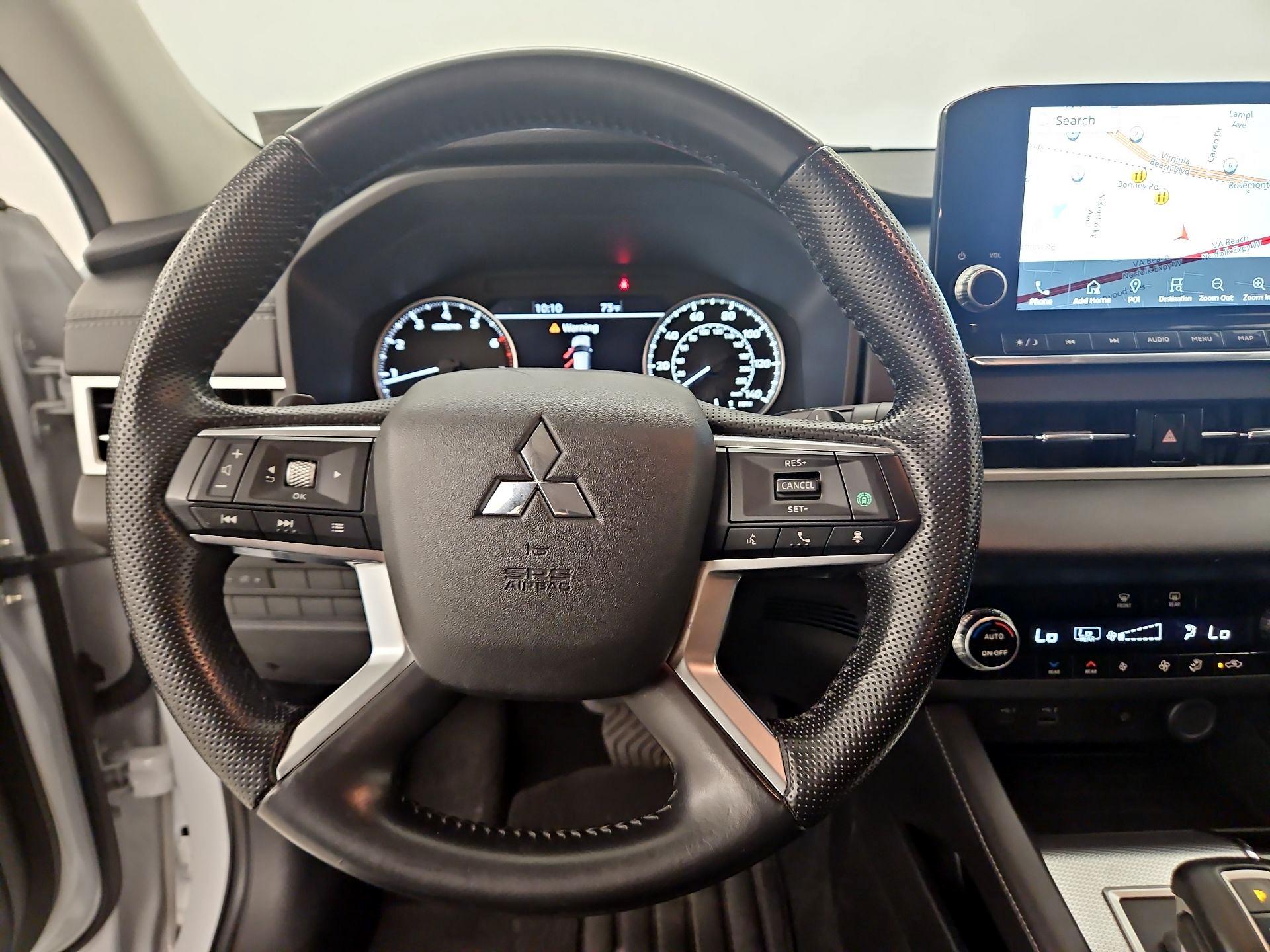 Thumbnail: 2022 Mitsubishi Outlander - 10