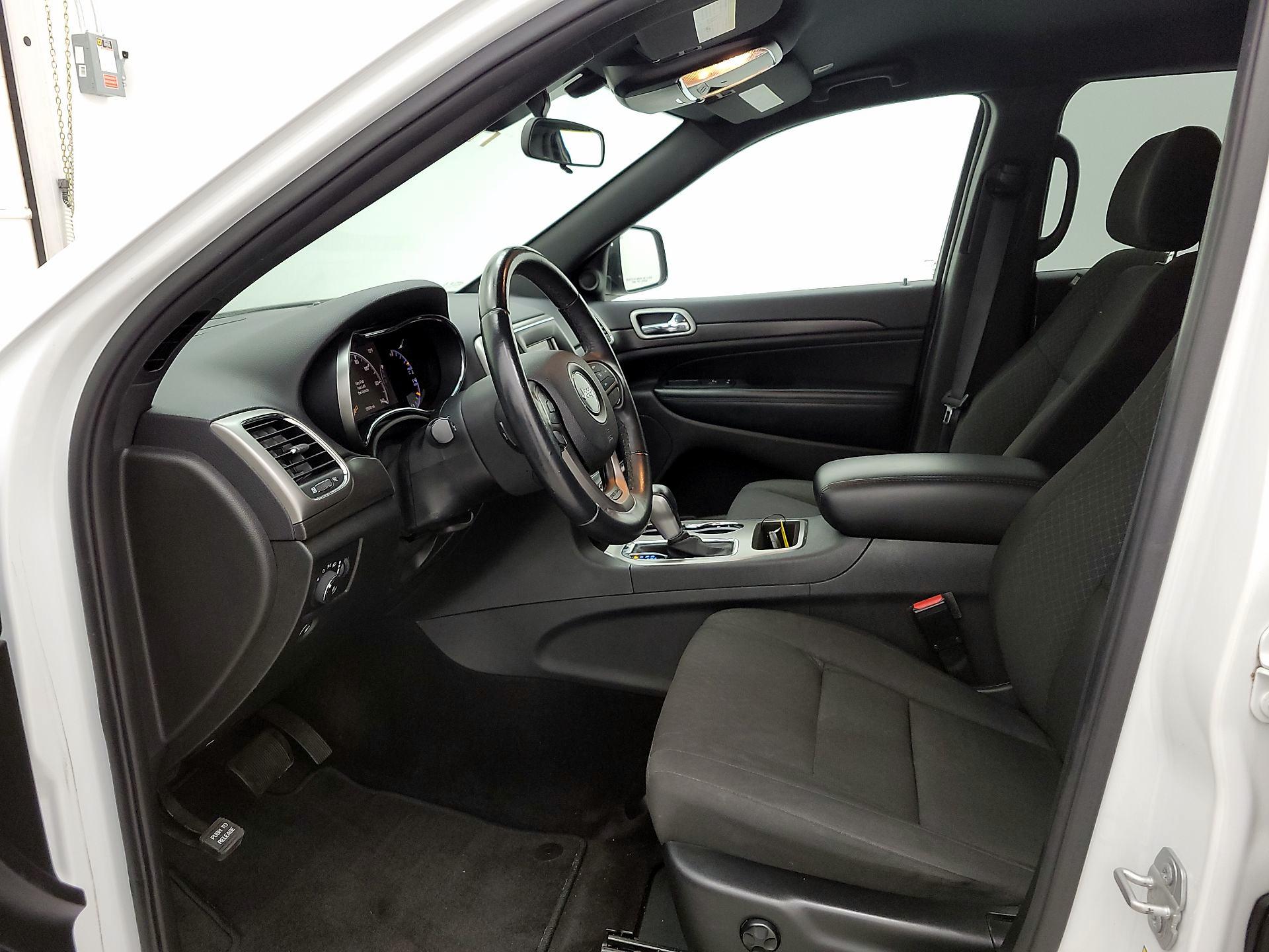 Thumbnail: 2018 Jeep Grand Cherokee - 11