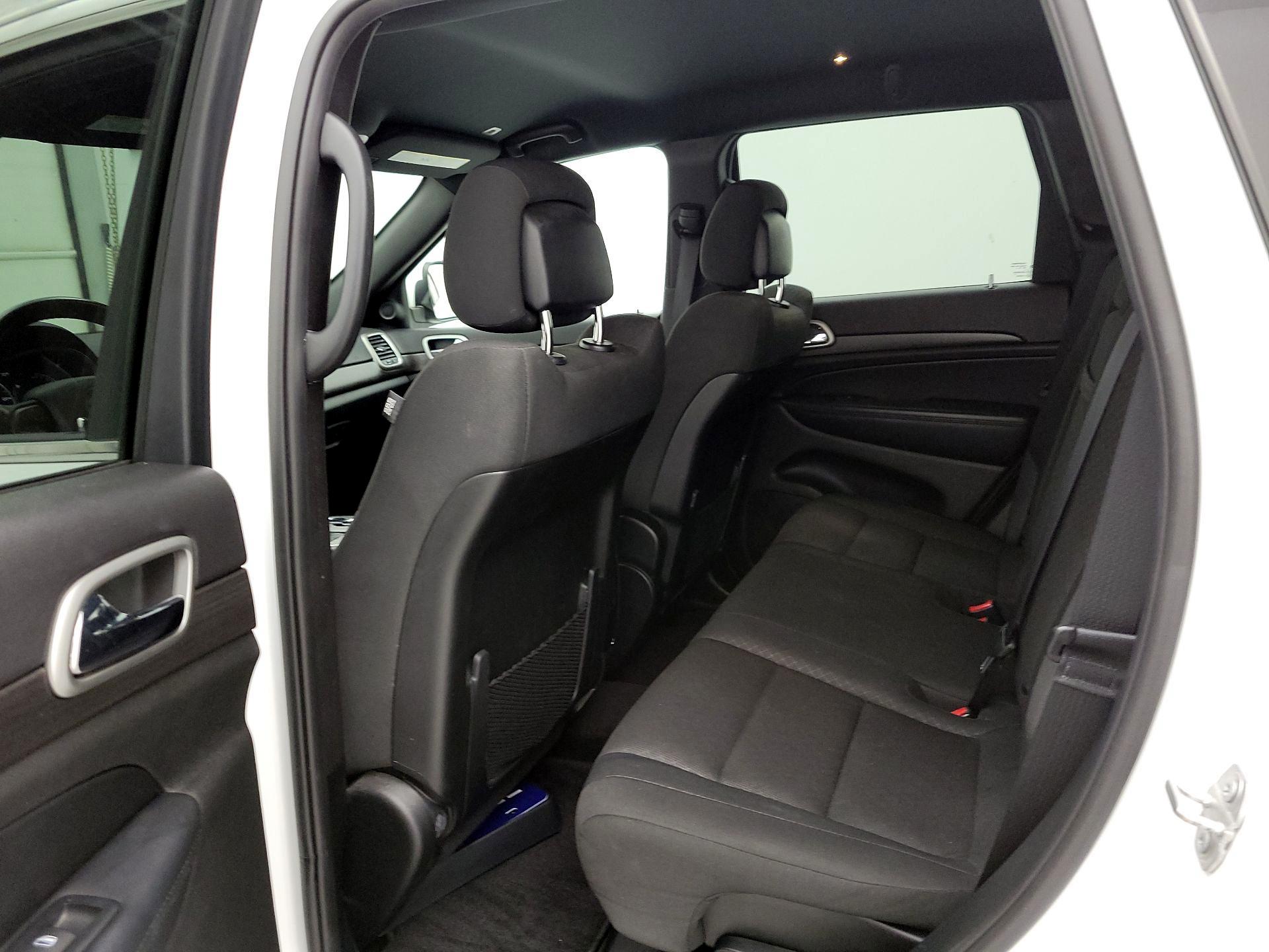 Thumbnail: 2018 Jeep Grand Cherokee - 19