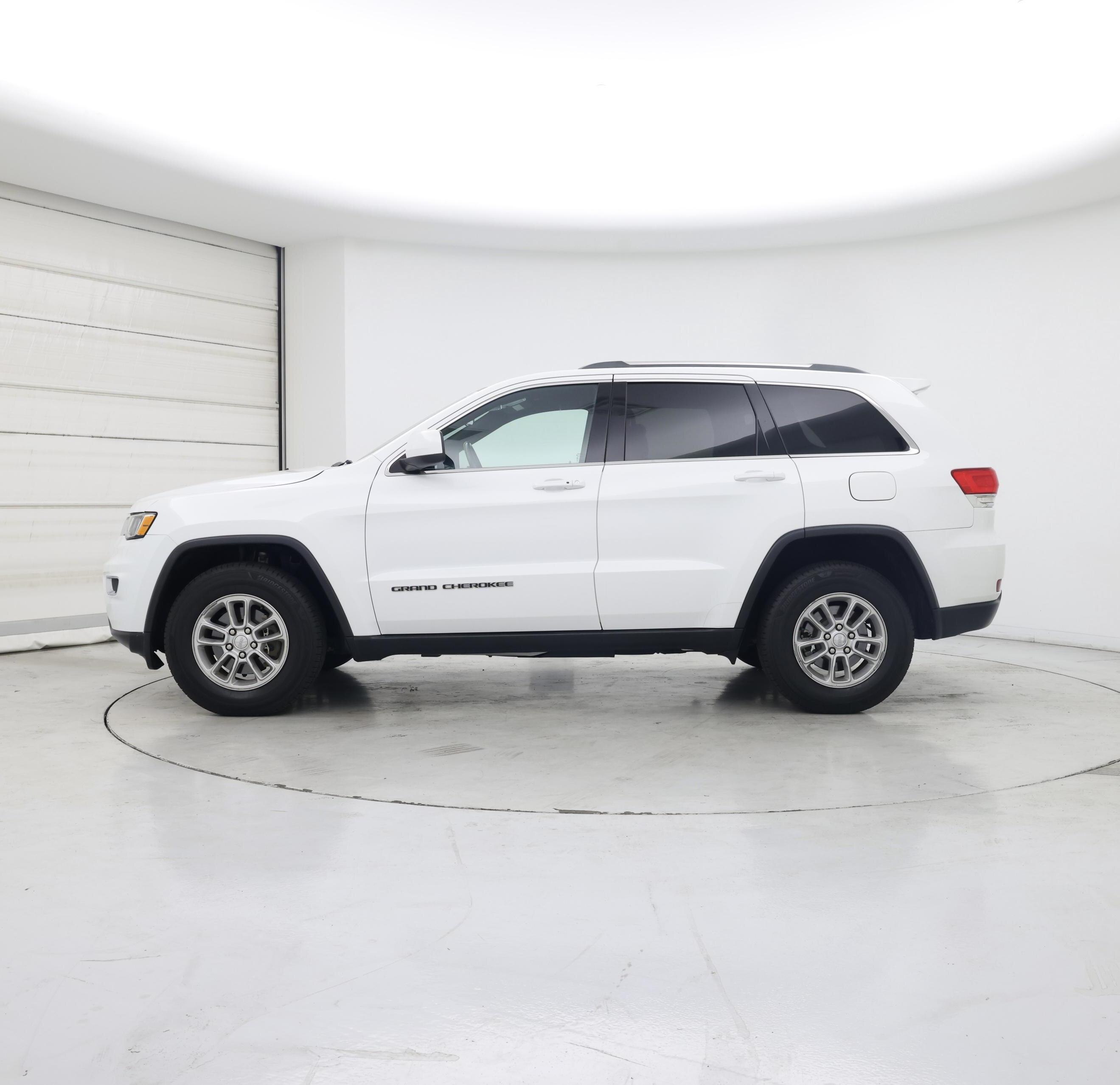 Thumbnail: 2018 Jeep Grand Cherokee - 3