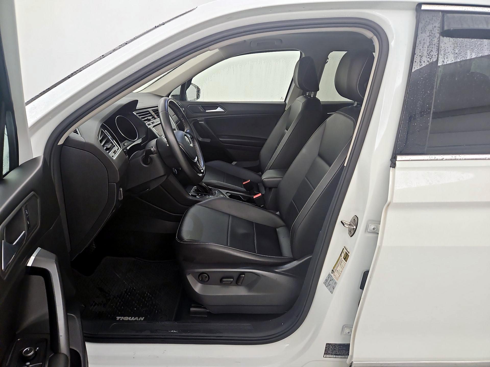 Thumbnail: 2021 Volkswagen Tiguan - 11