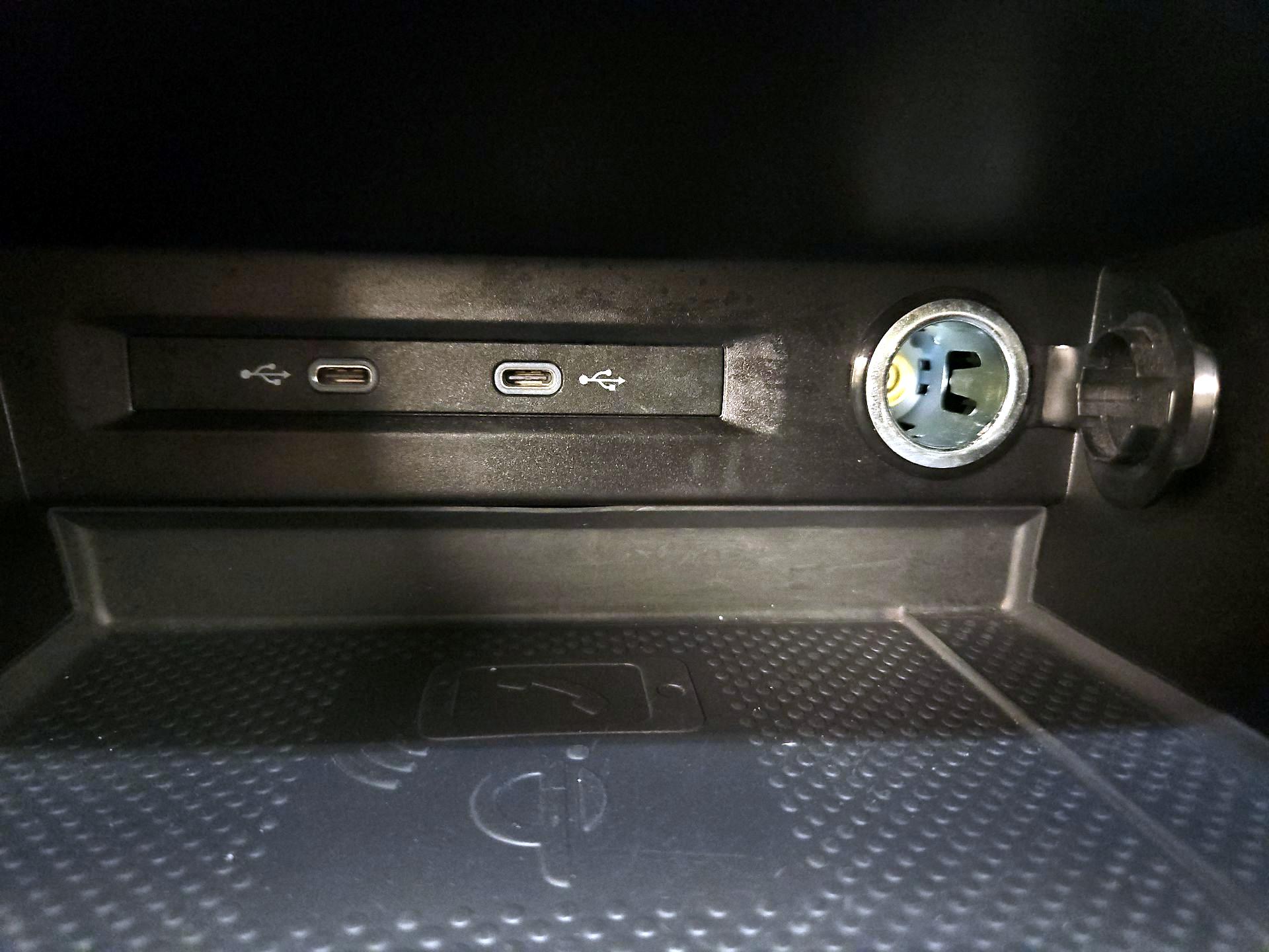 Thumbnail: 2021 Volkswagen Tiguan - 18