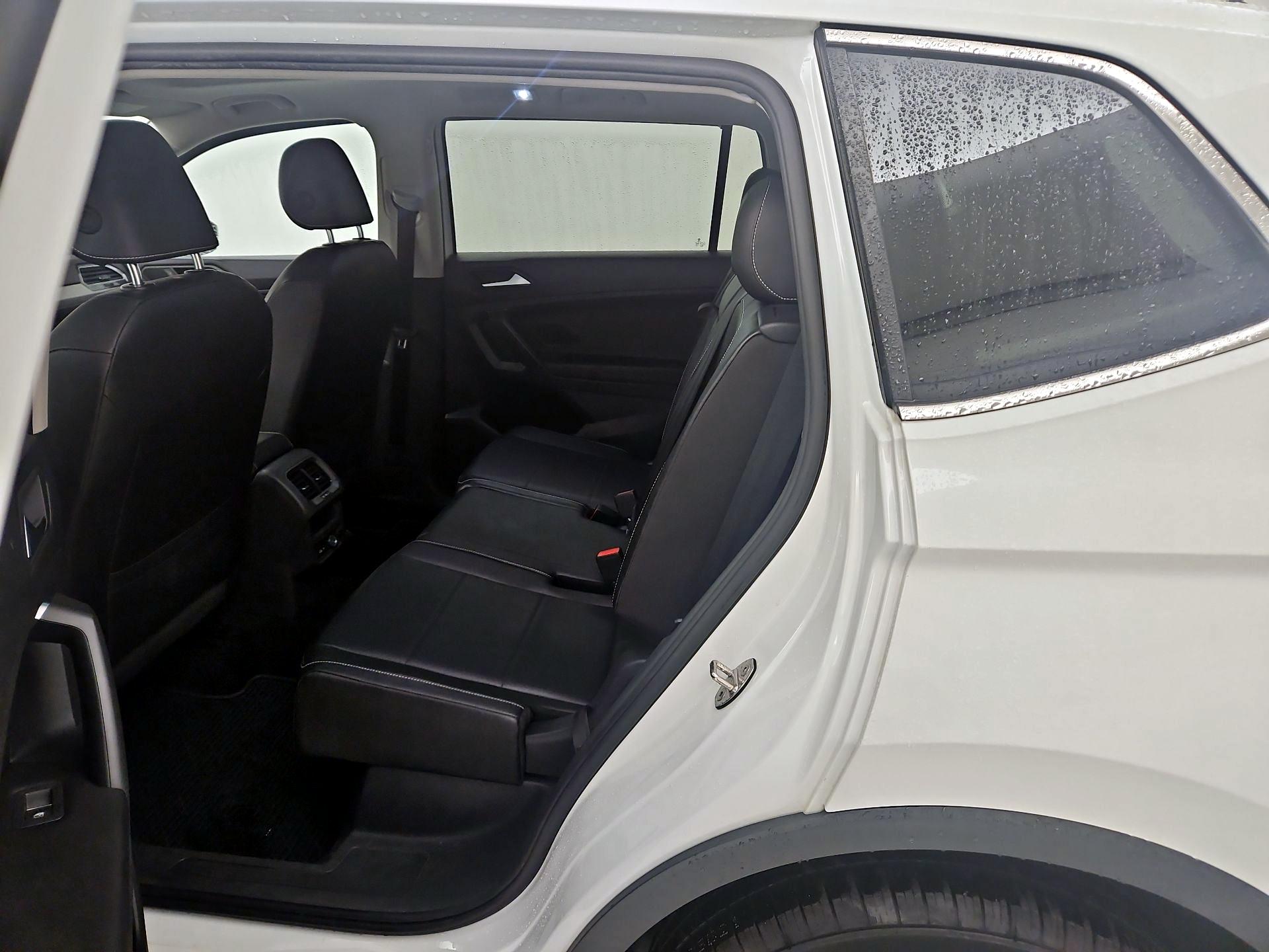 Thumbnail: 2021 Volkswagen Tiguan - 20