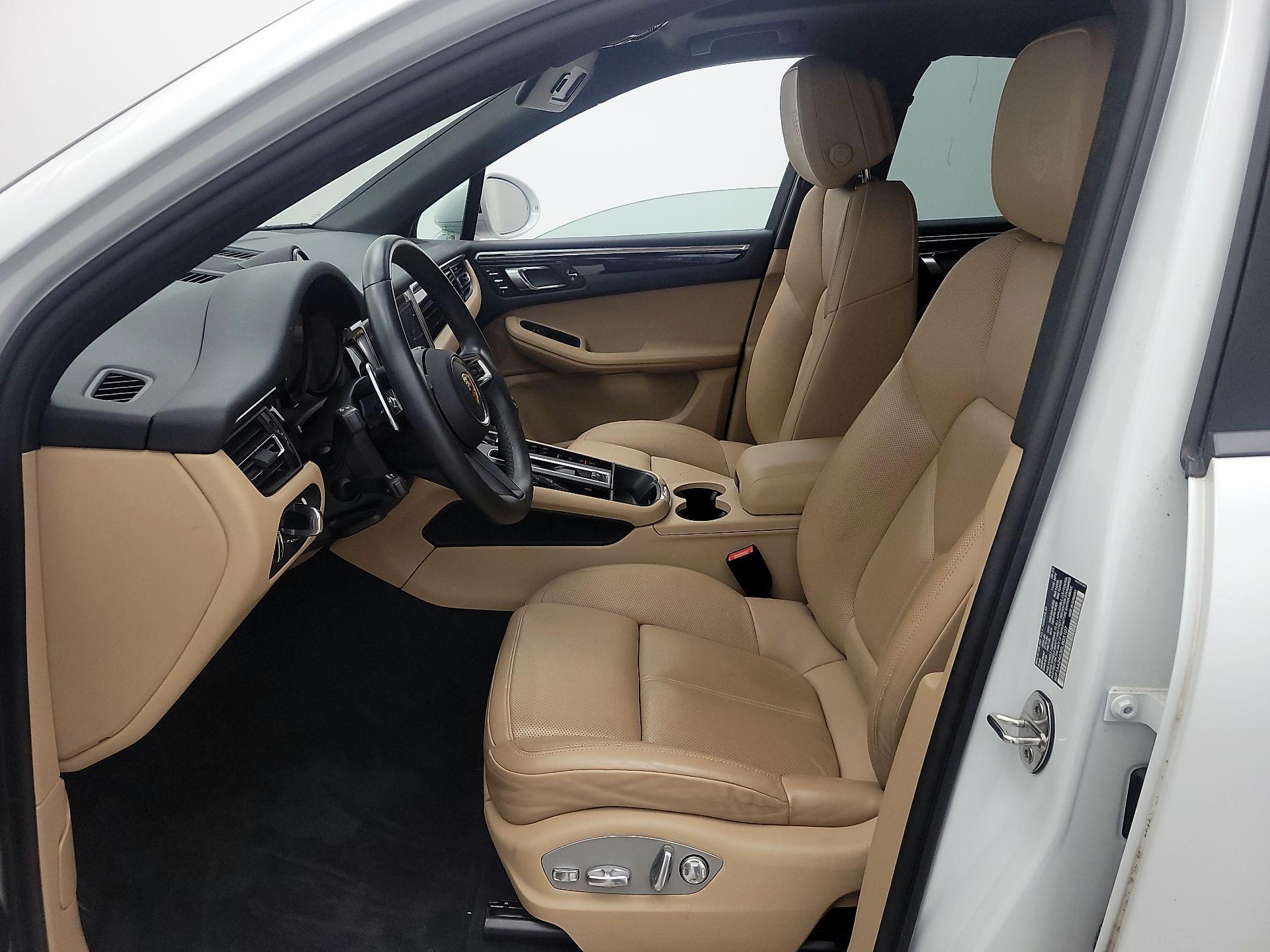 Thumbnail: 2024 Porsche Macan - 11