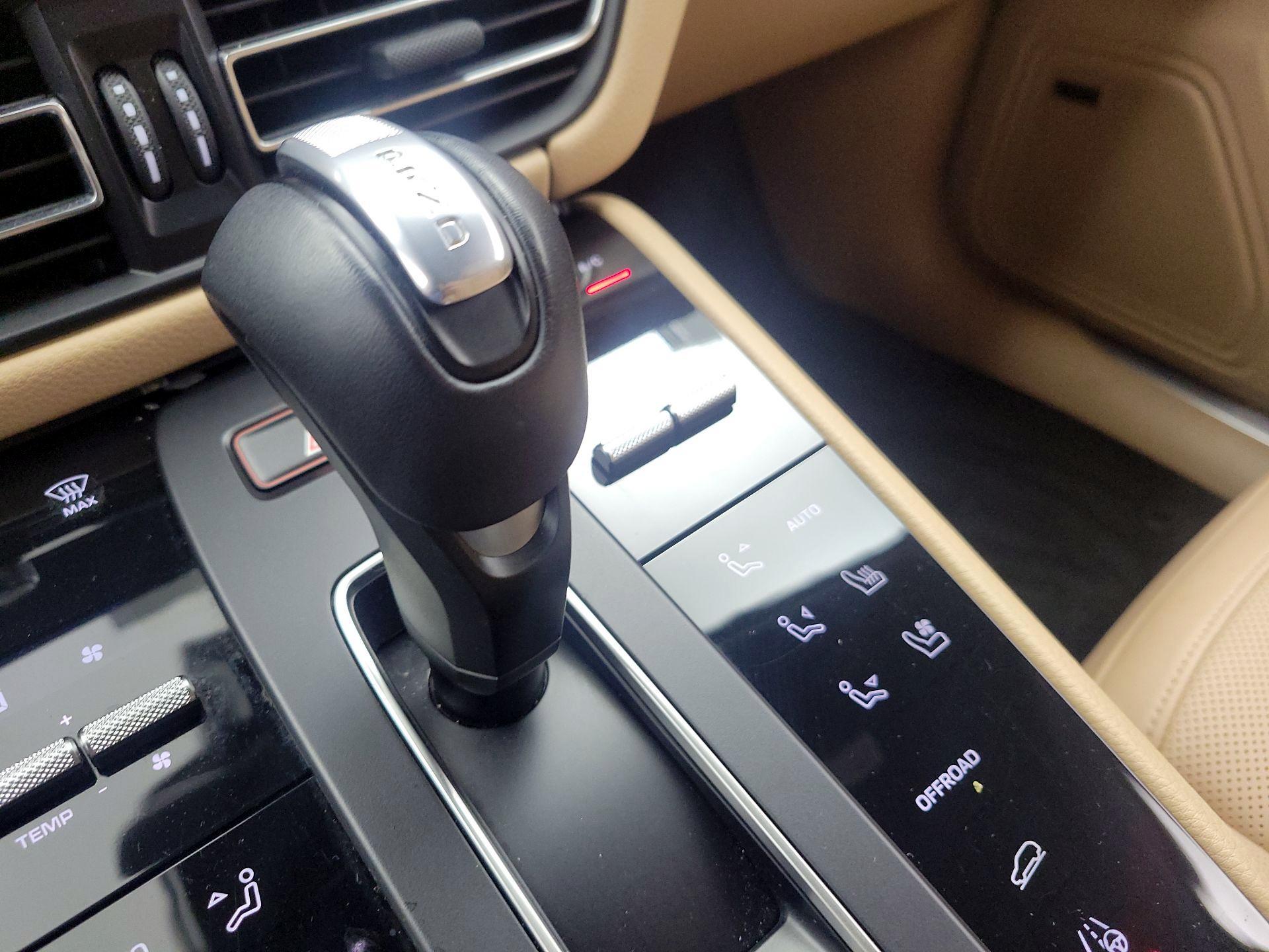 Thumbnail: 2024 Porsche Macan - 18
