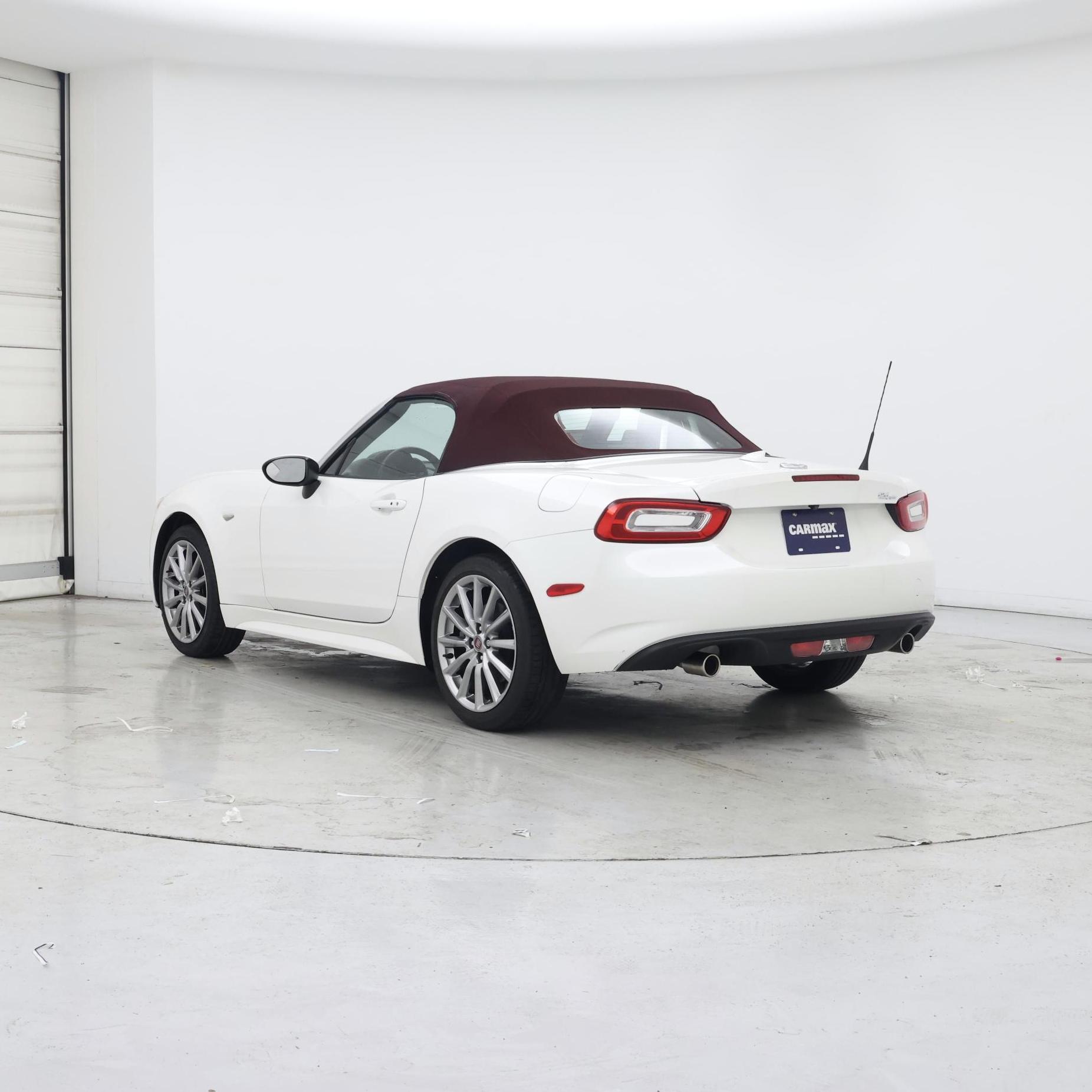 Thumbnail: 2018 Fiat 124 Spider - 2