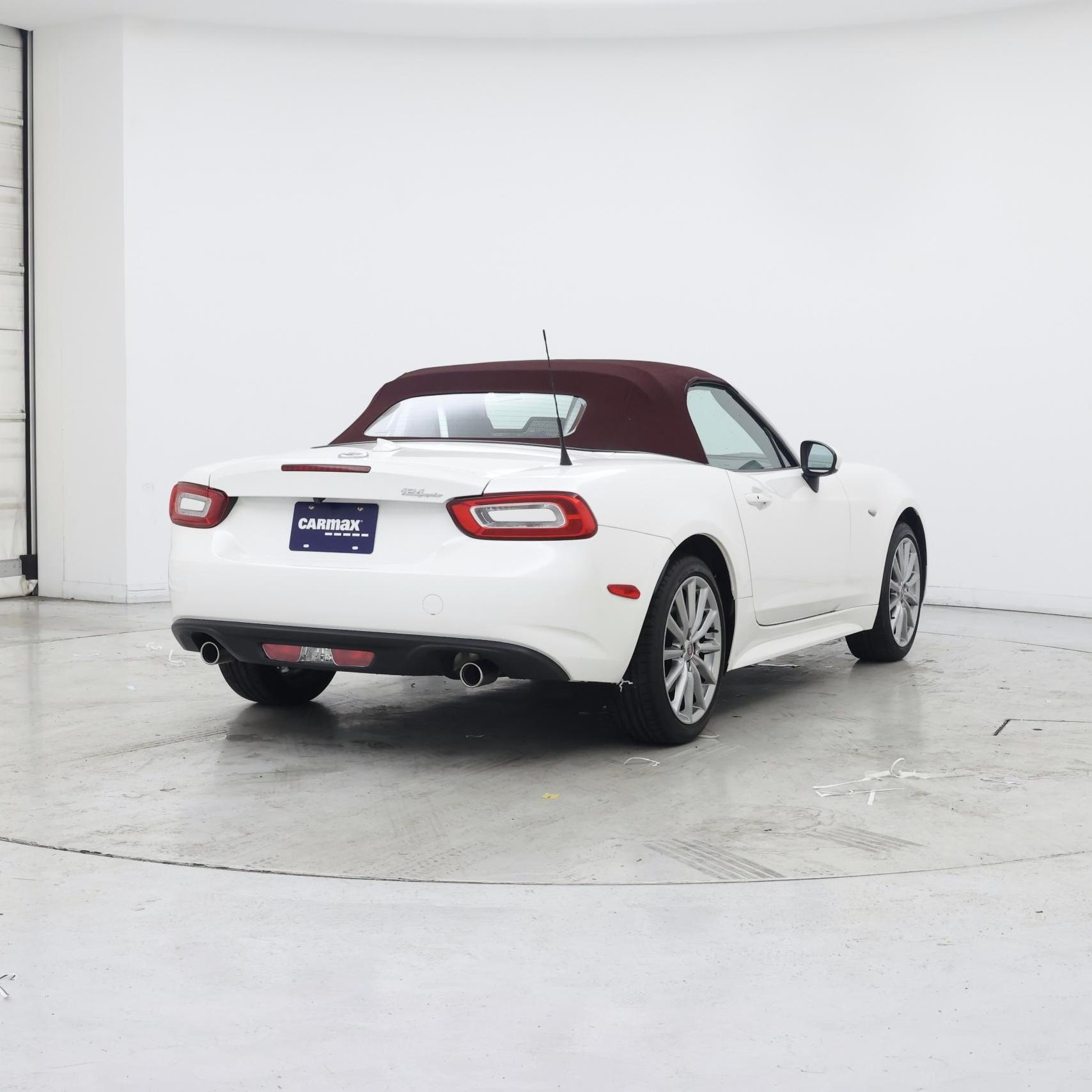 Thumbnail: 2018 Fiat 124 Spider - 8