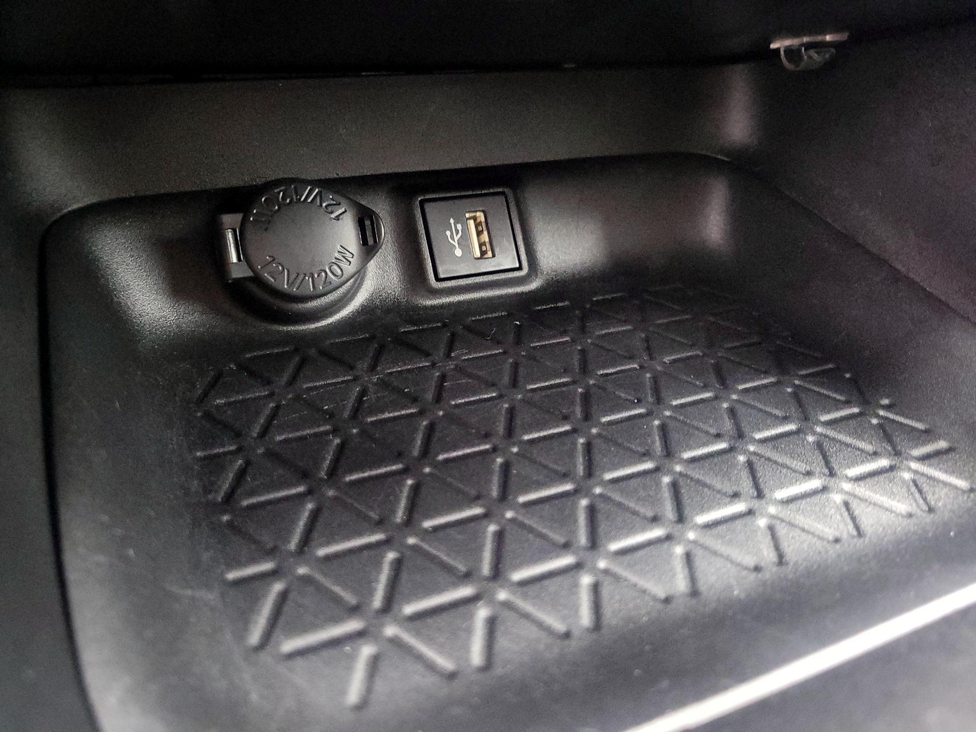 Thumbnail: 2023 Toyota RAV4 - 18