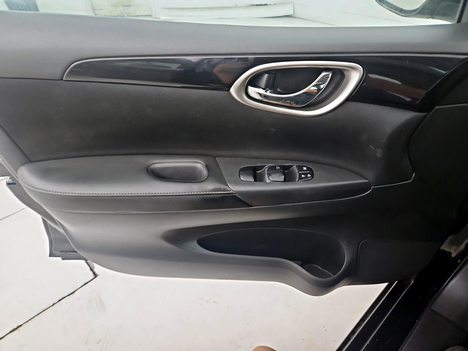 Thumbnail: 2018 Nissan Sentra - 12