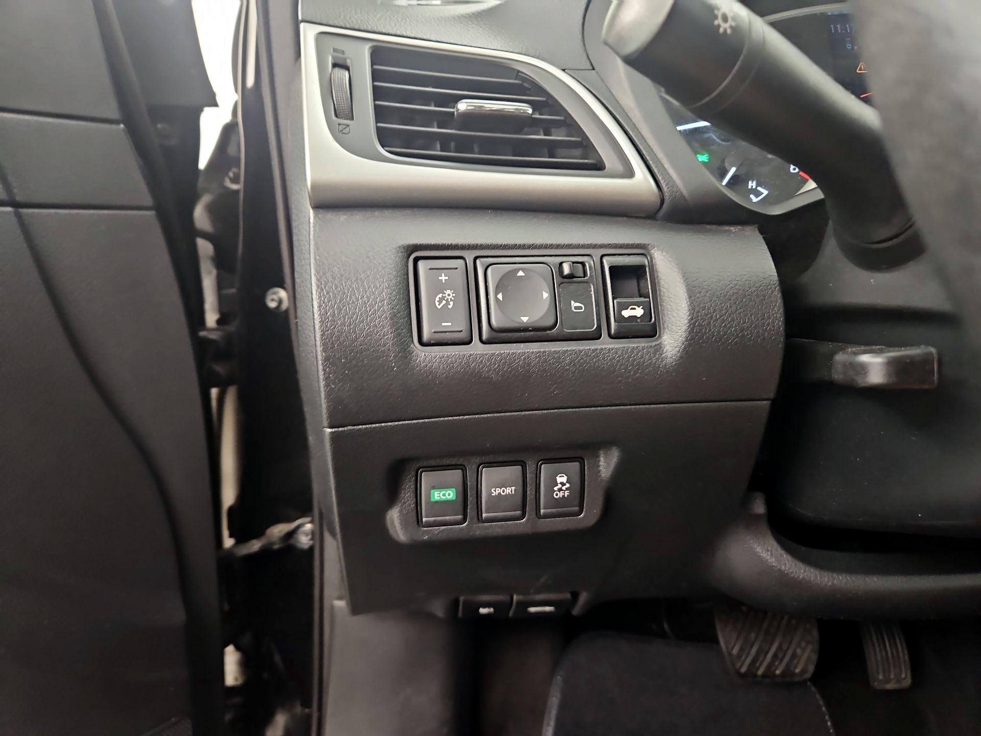 Thumbnail: 2018 Nissan Sentra - 13