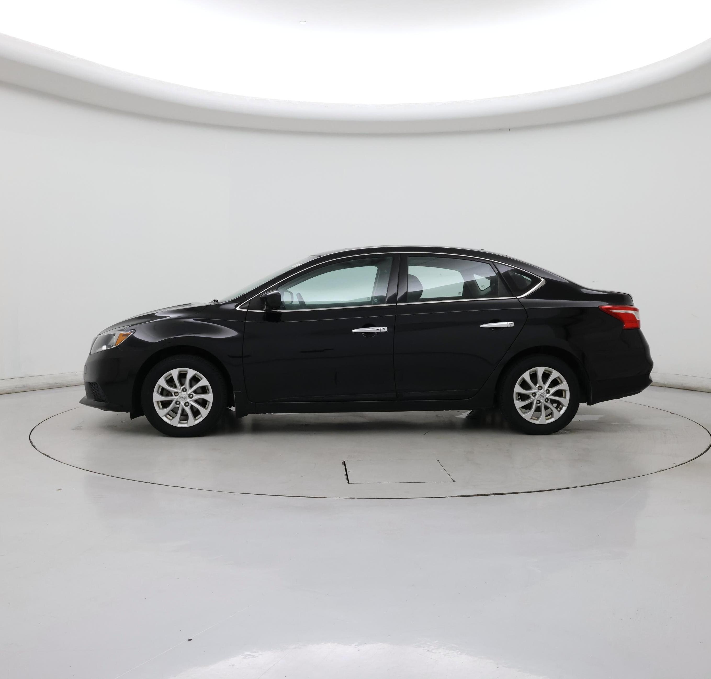 Thumbnail: 2018 Nissan Sentra - 3