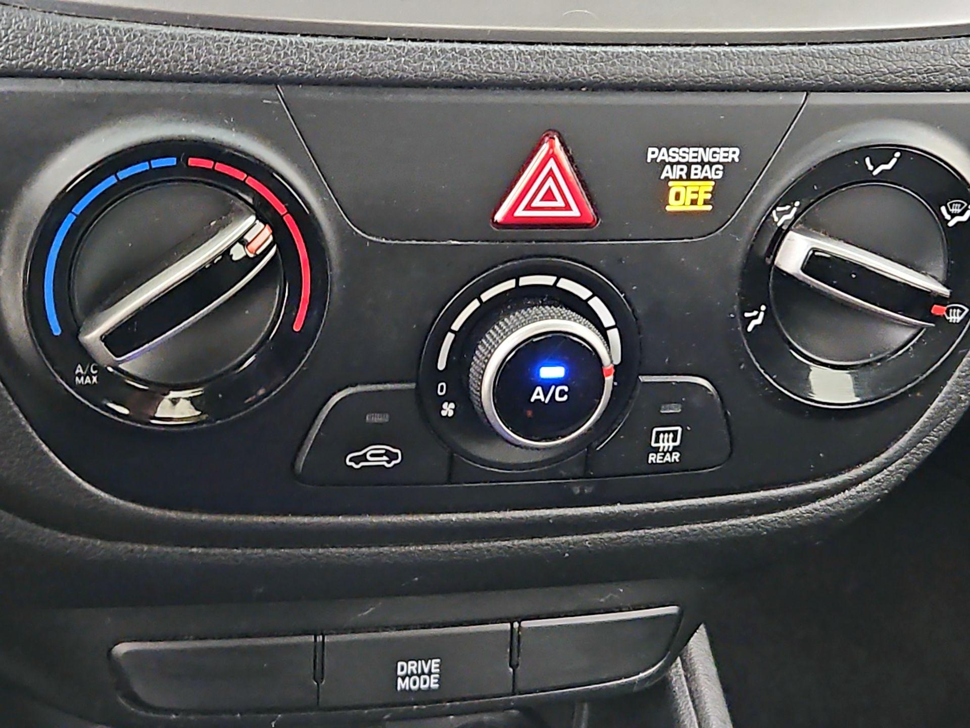 Thumbnail: 2018 Hyundai Accent - 16
