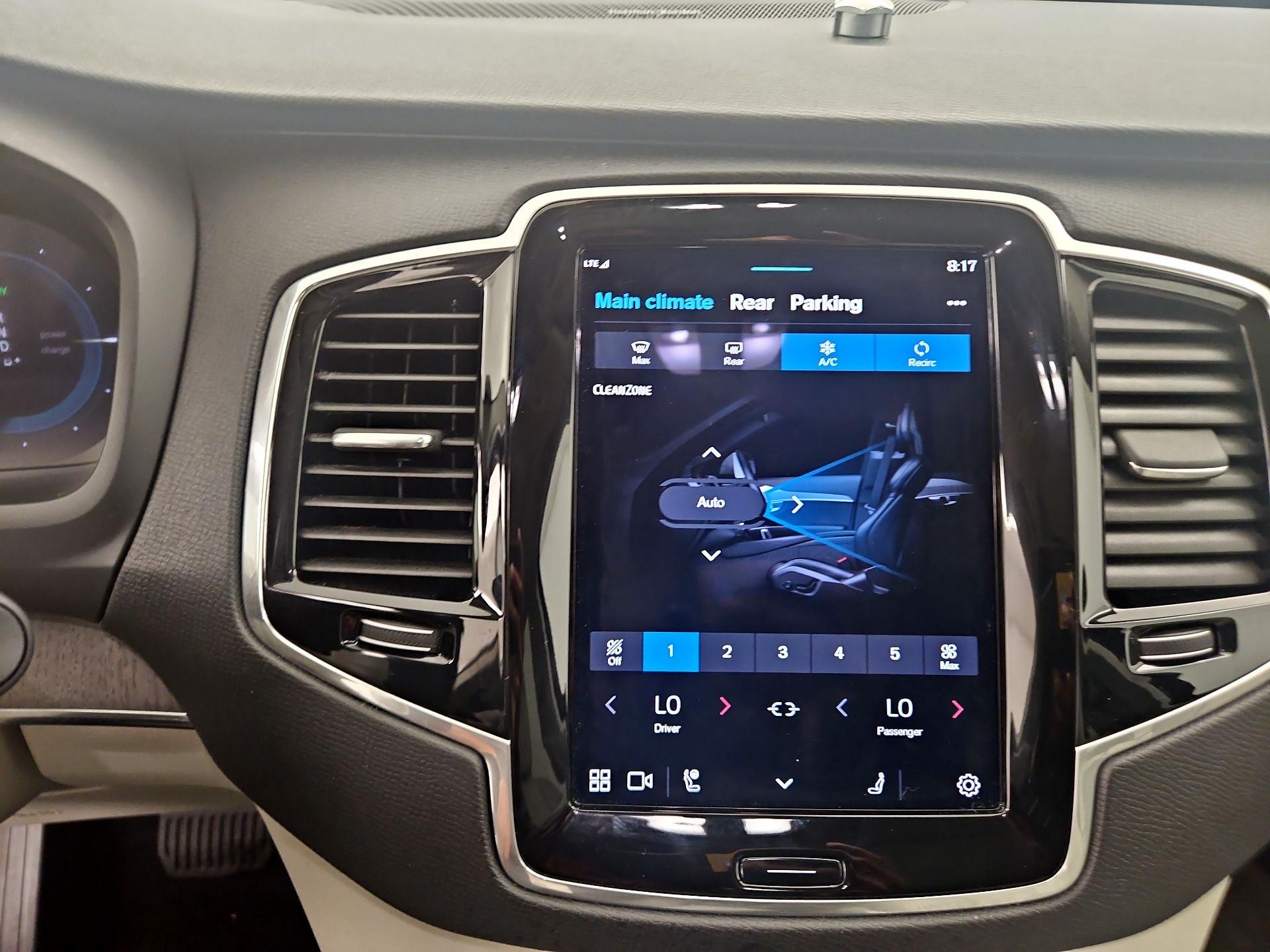 Thumbnail: 2023 Volvo XC90 - 17