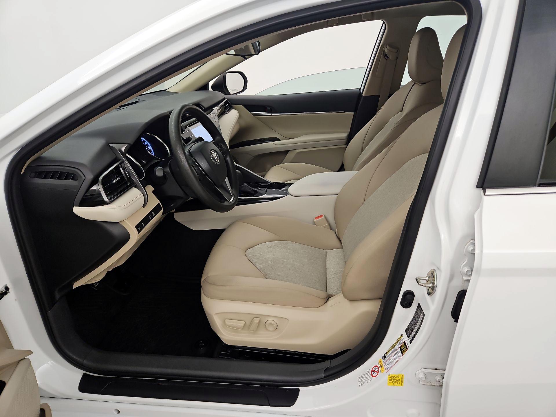 Thumbnail: 2019 Toyota Camry - 11