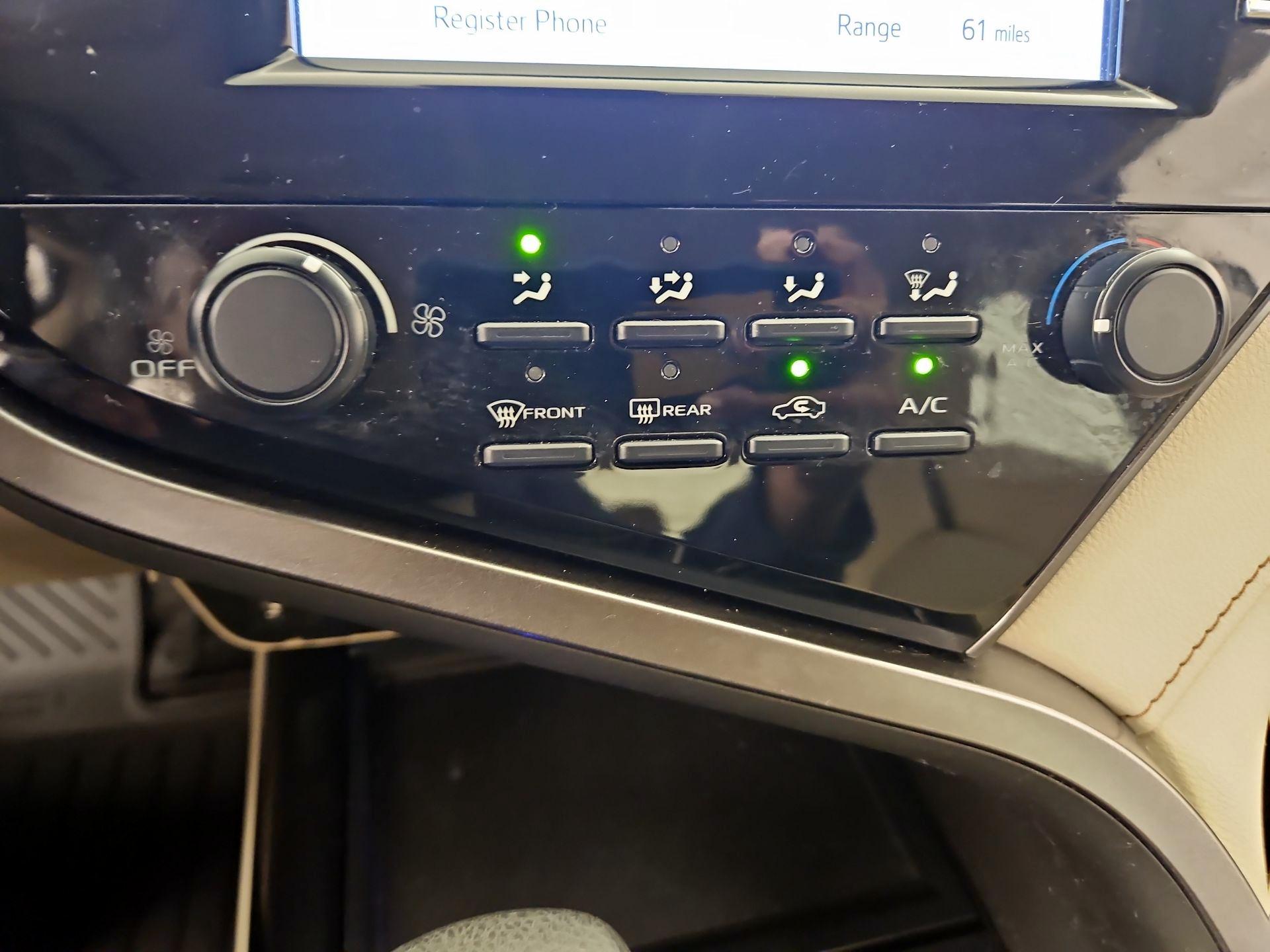 Thumbnail: 2019 Toyota Camry - 16