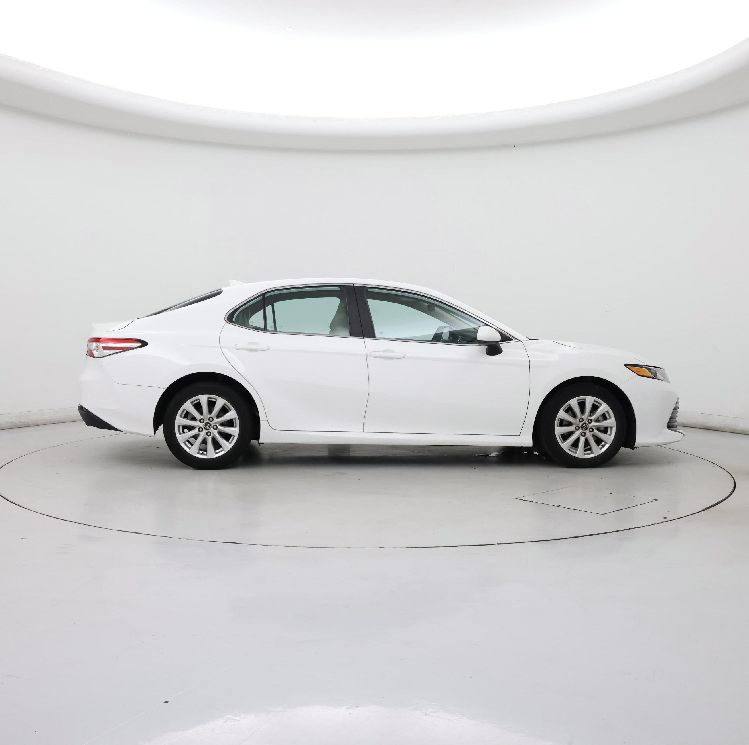 Thumbnail: 2019 Toyota Camry - 7