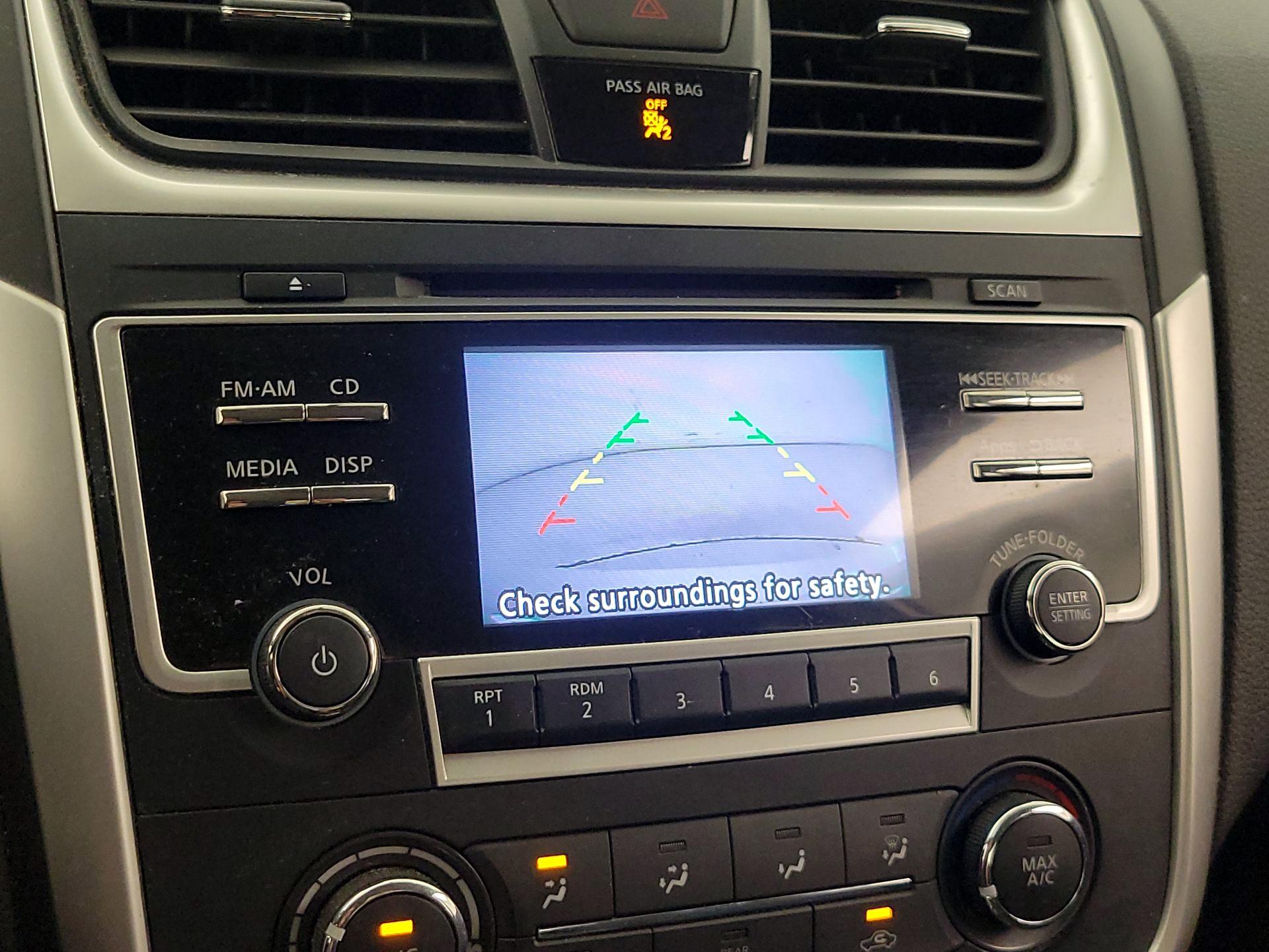 Thumbnail: 2016 Nissan Altima - 14