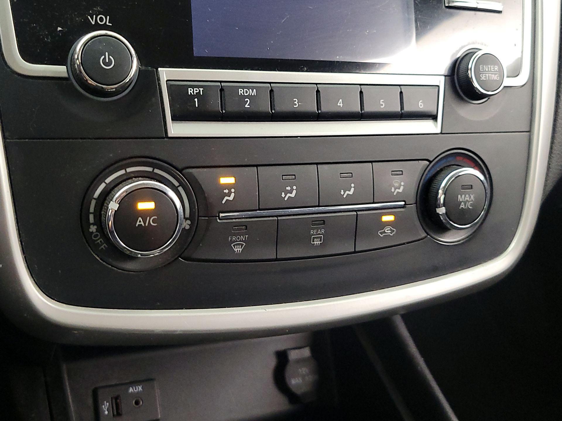 Thumbnail: 2016 Nissan Altima - 16