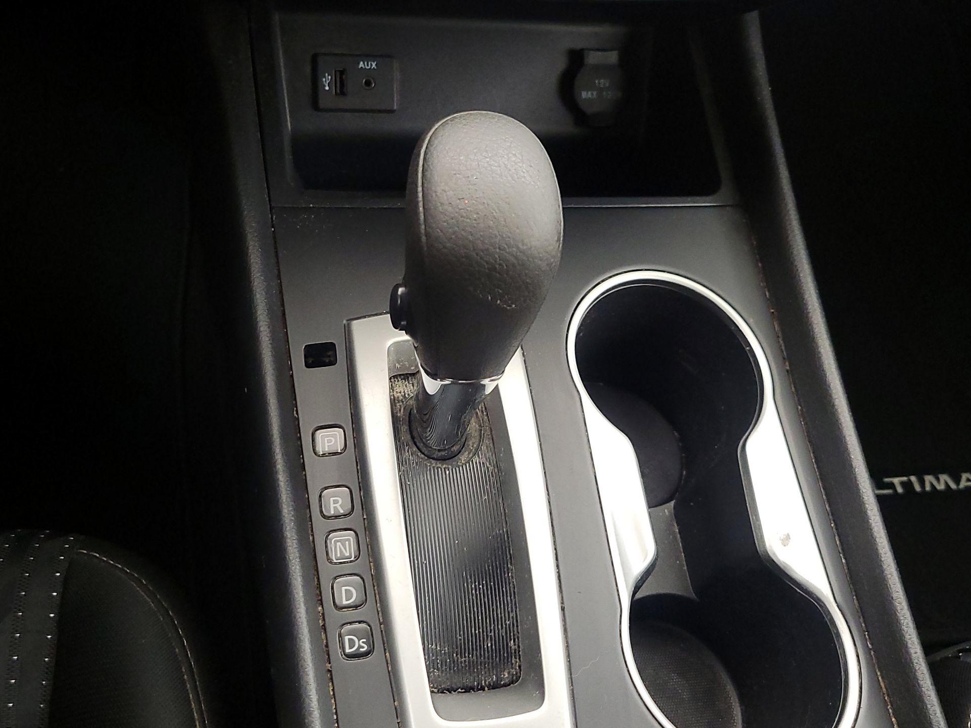 Thumbnail: 2016 Nissan Altima - 17