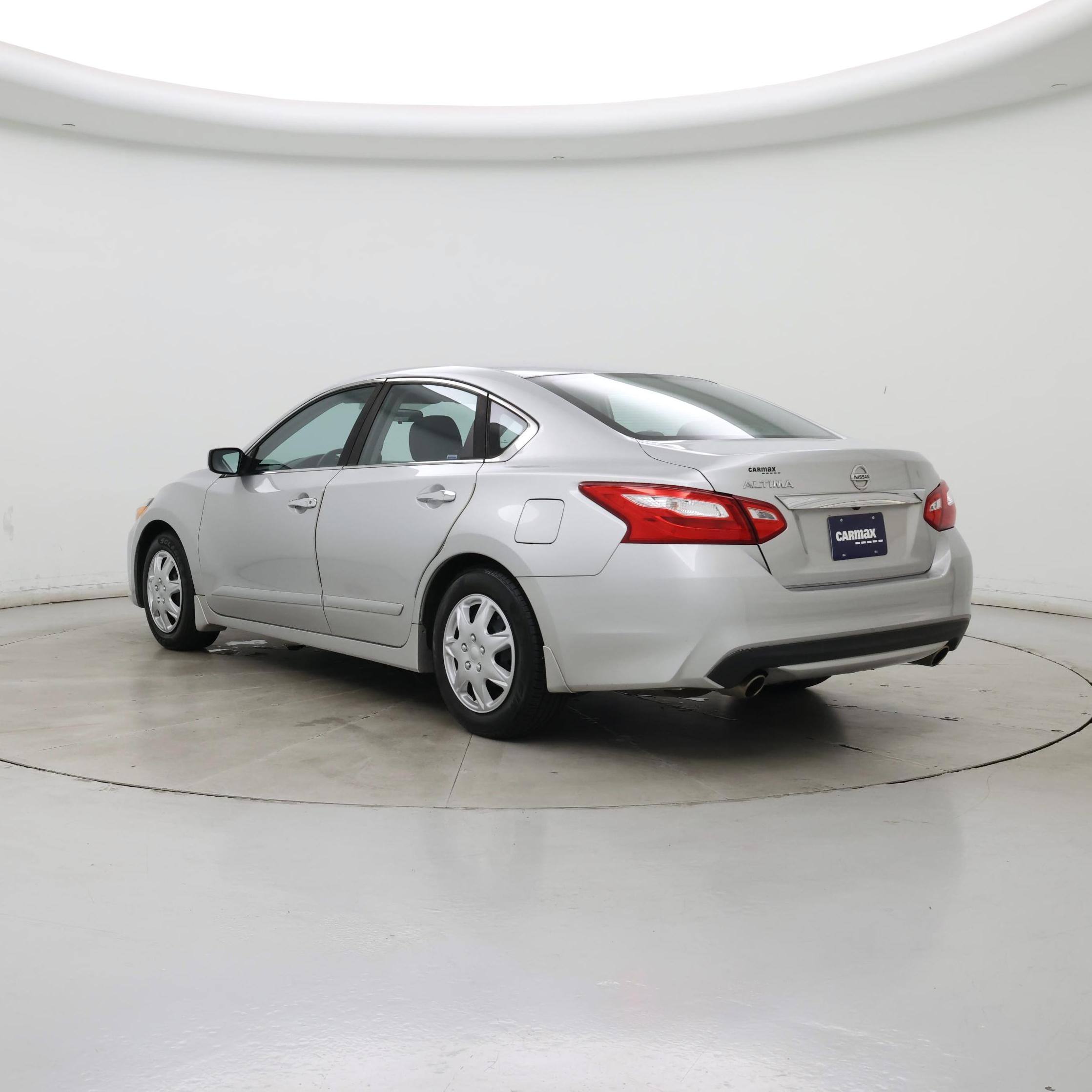 Thumbnail: 2016 Nissan Altima - 2