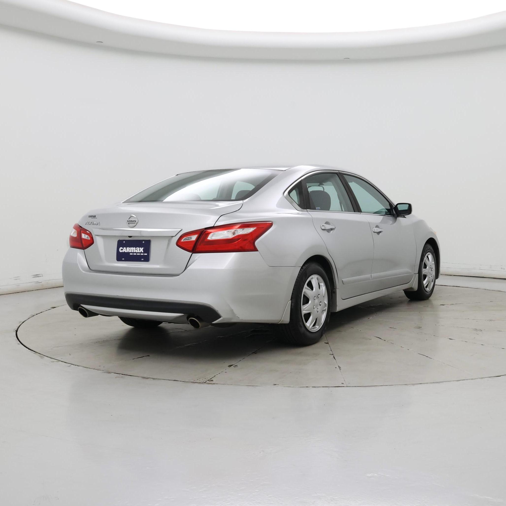Thumbnail: 2016 Nissan Altima - 8