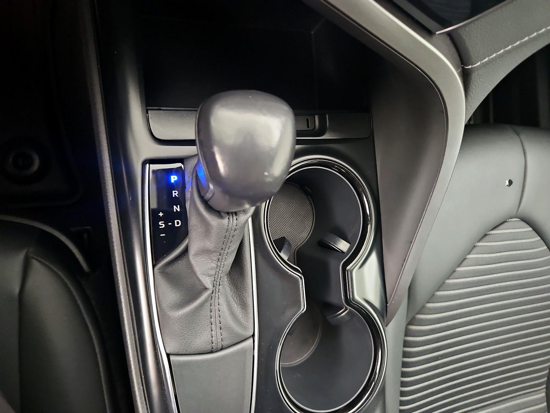 Thumbnail: 2020 Toyota Camry - 17