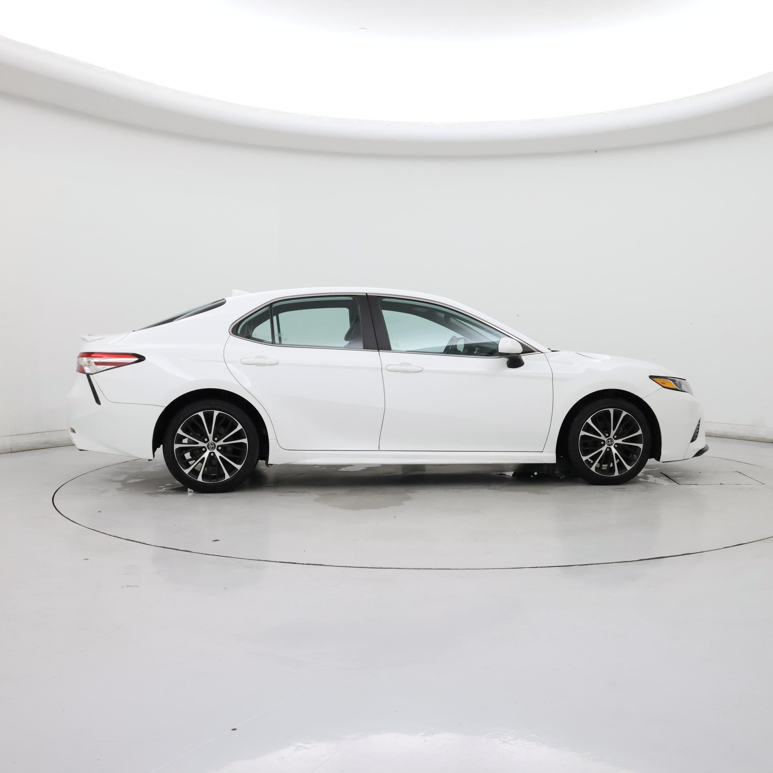 Thumbnail: 2020 Toyota Camry - 7