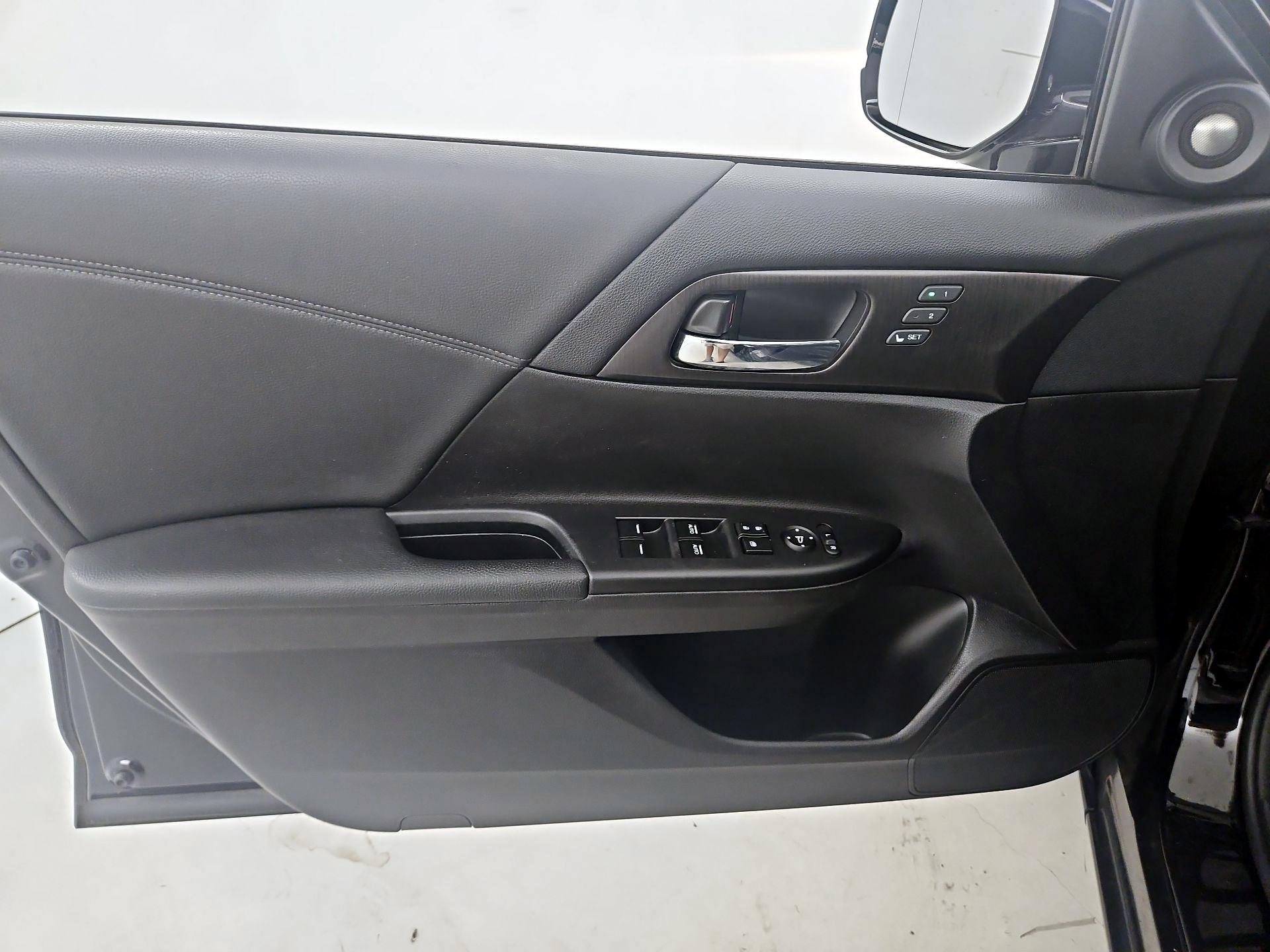 Thumbnail: 2015 Honda Accord - 12