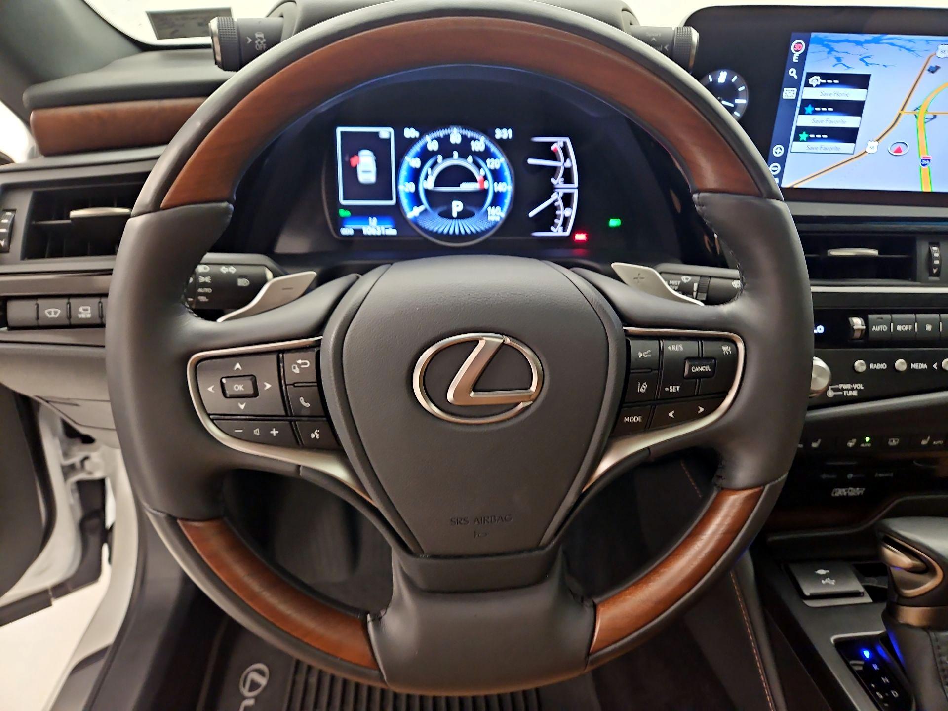 Thumbnail: 2022 Lexus ES - 10