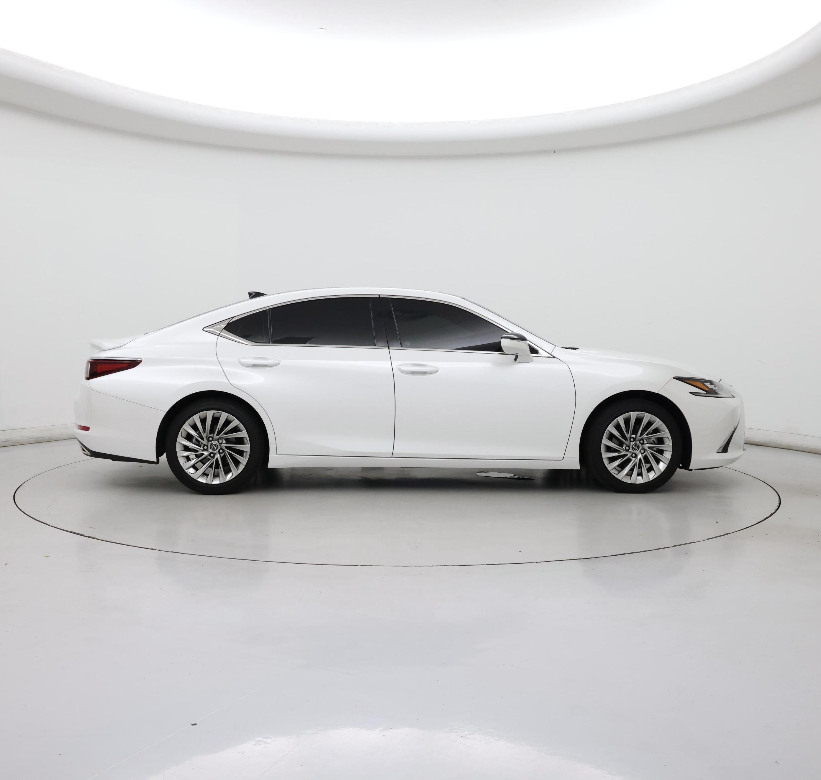 Thumbnail: 2022 Lexus ES - 7