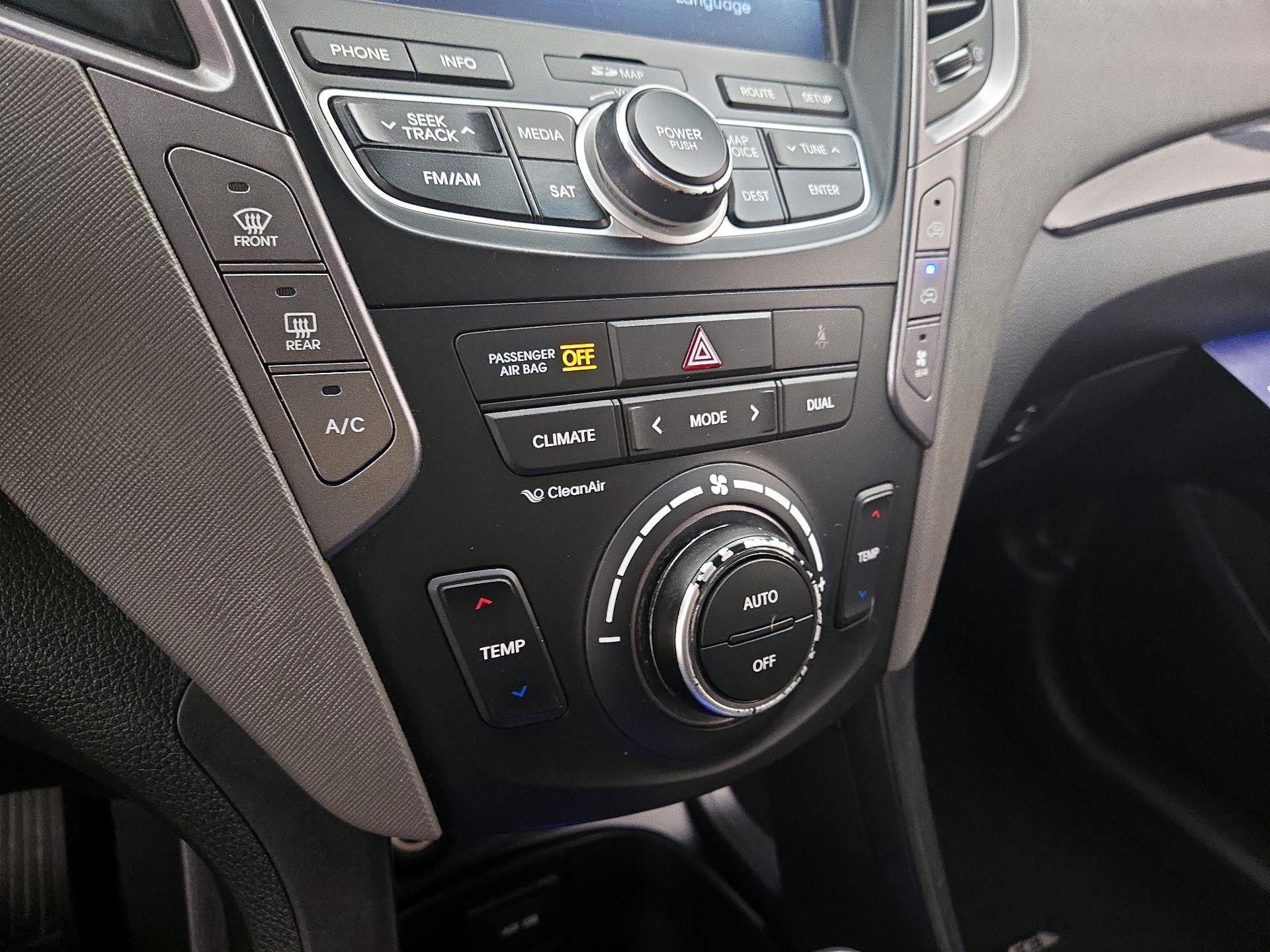Thumbnail: 2015 Hyundai Santa Fe - 16