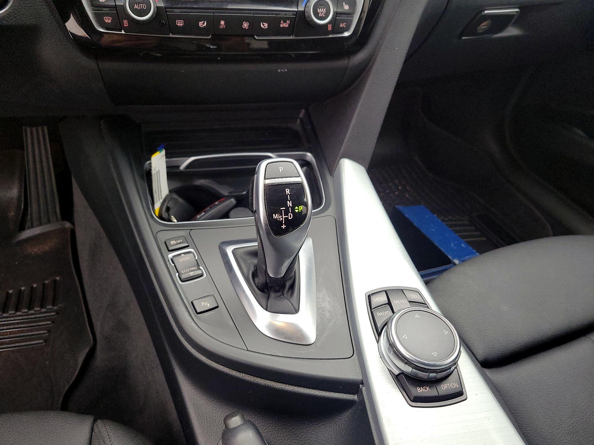 Thumbnail: 2016 BMW 3 Series - 18
