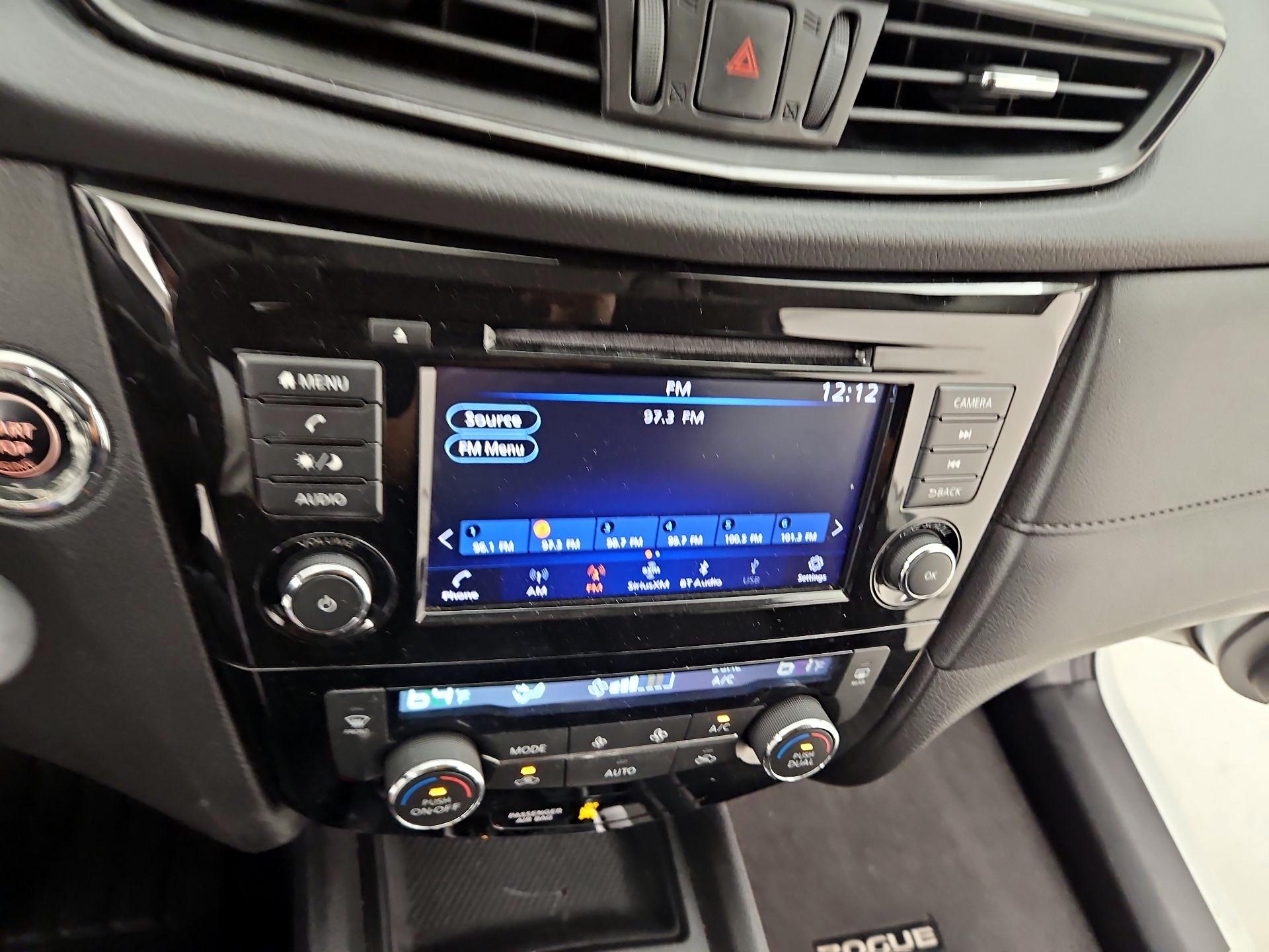 Thumbnail: 2020 Nissan Rogue - 15