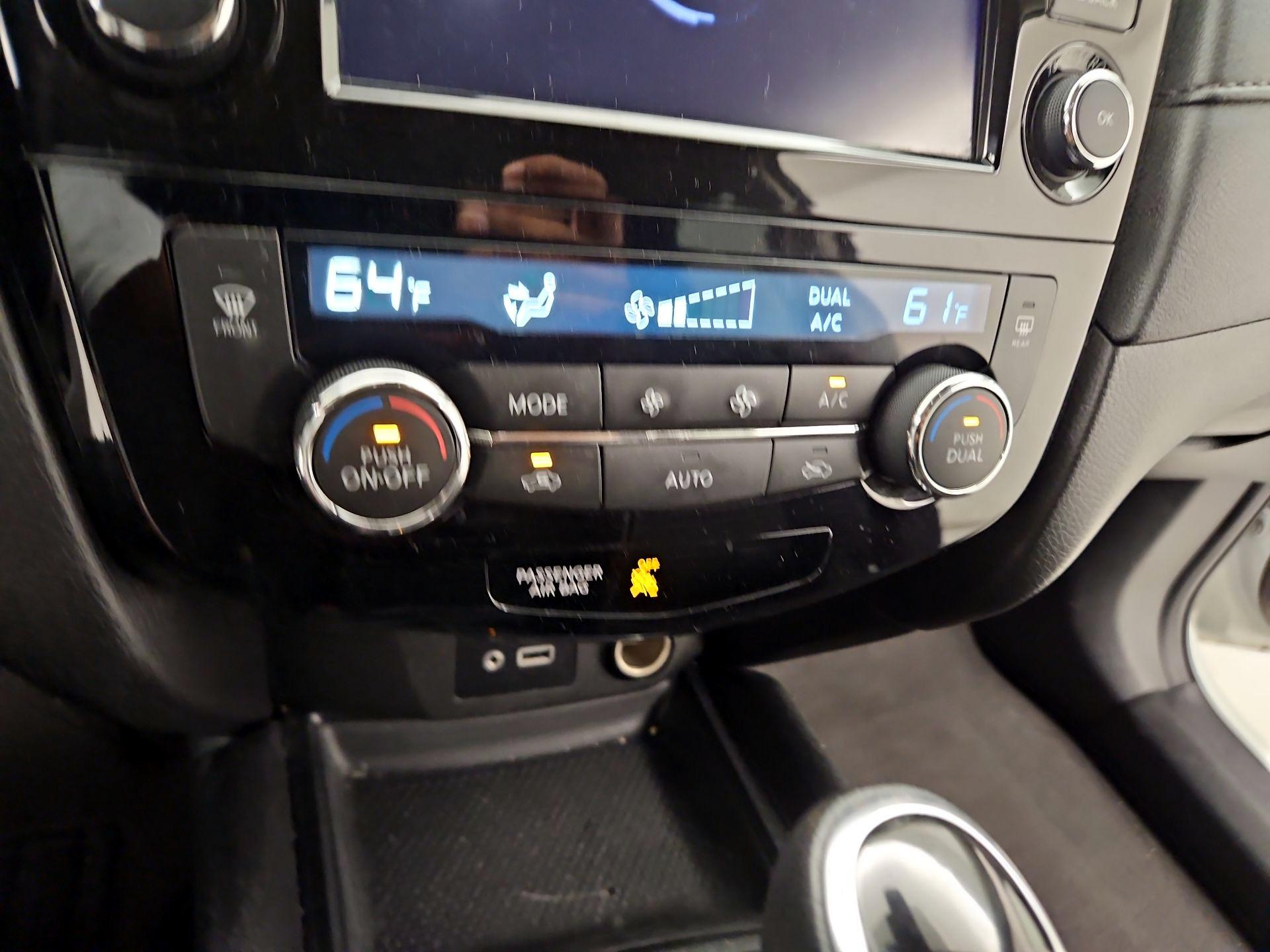 Thumbnail: 2020 Nissan Rogue - 16