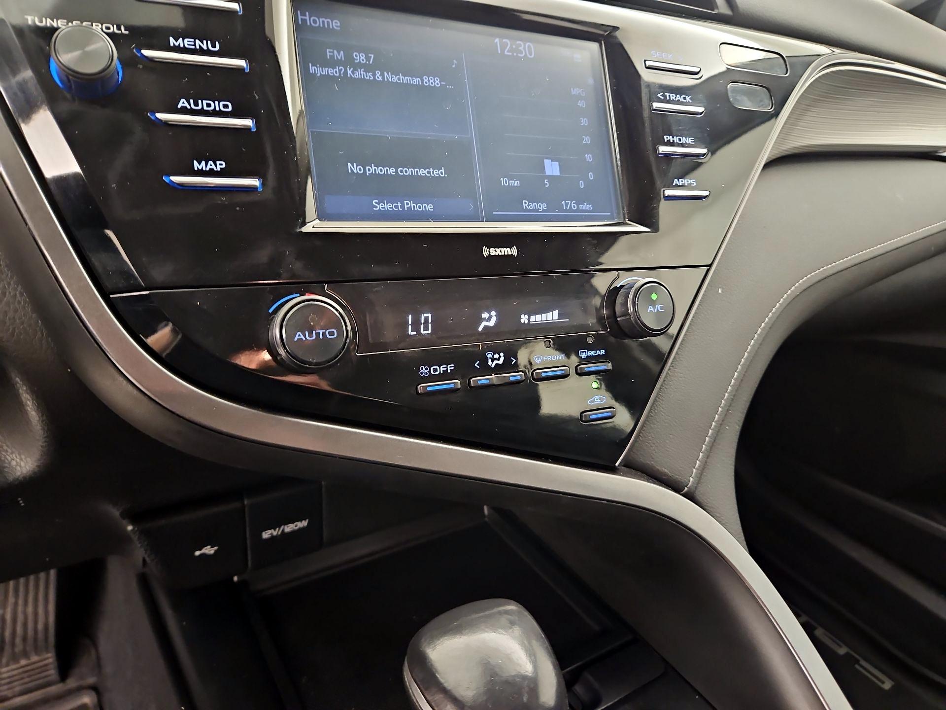 Thumbnail: 2020 Toyota Camry - 16