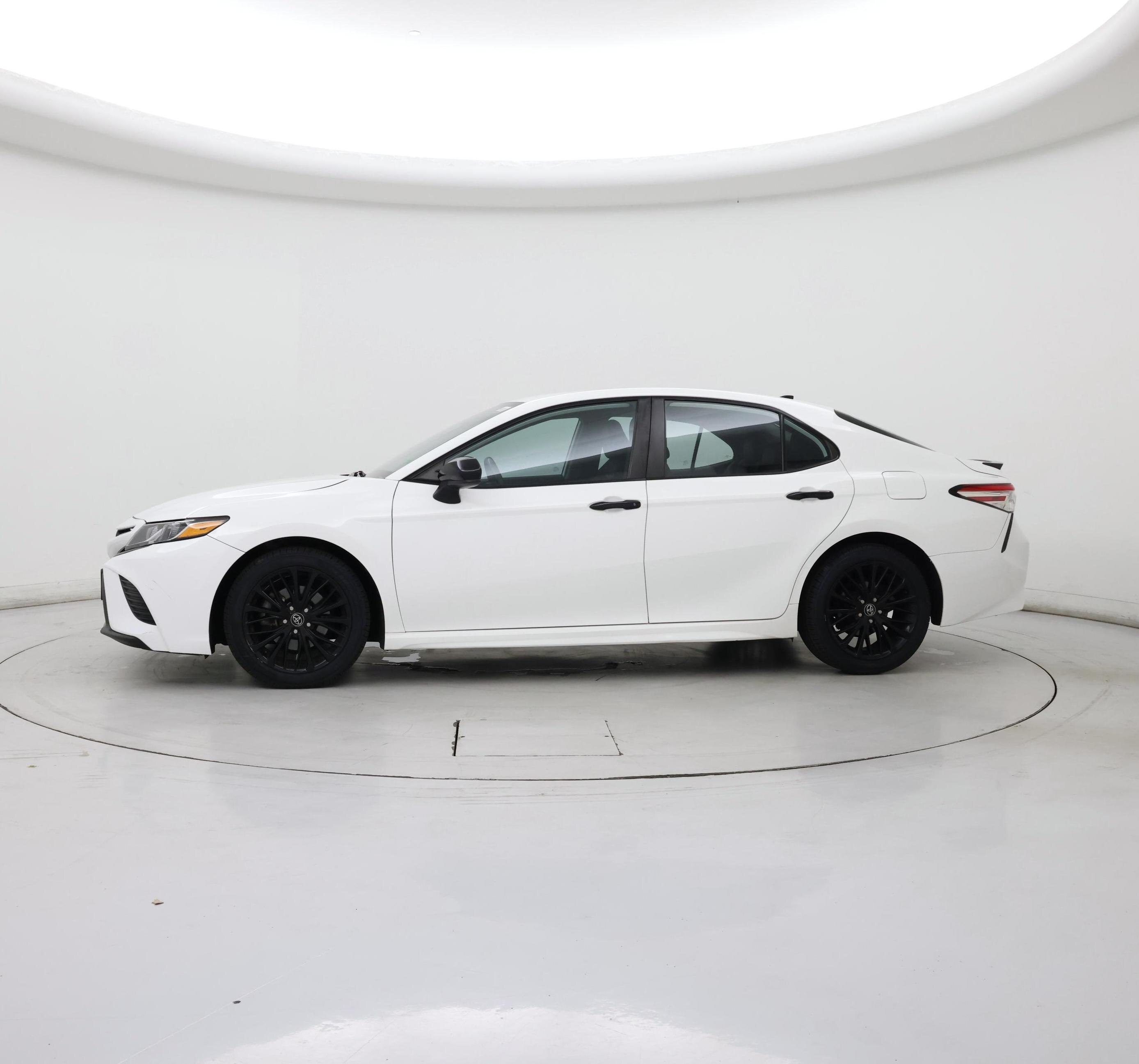Thumbnail: 2020 Toyota Camry - 3