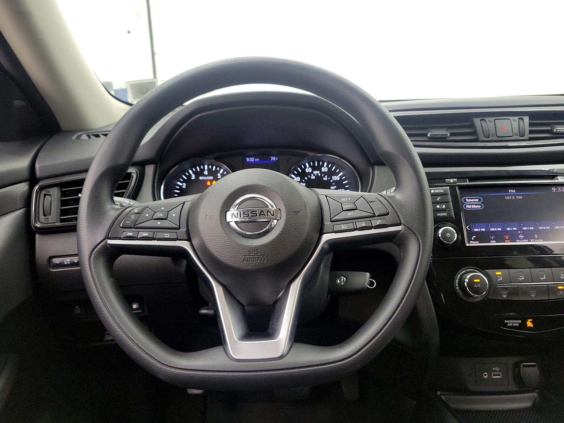 Thumbnail: 2018 Nissan Rogue - 10