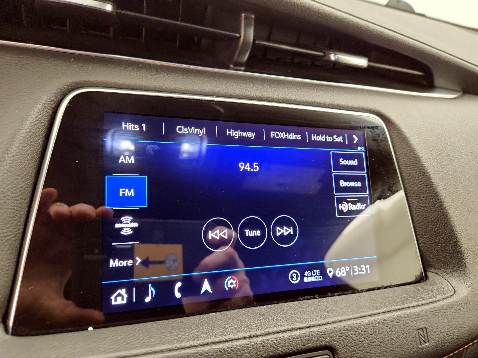Thumbnail: 2020 Cadillac XT4 - 16