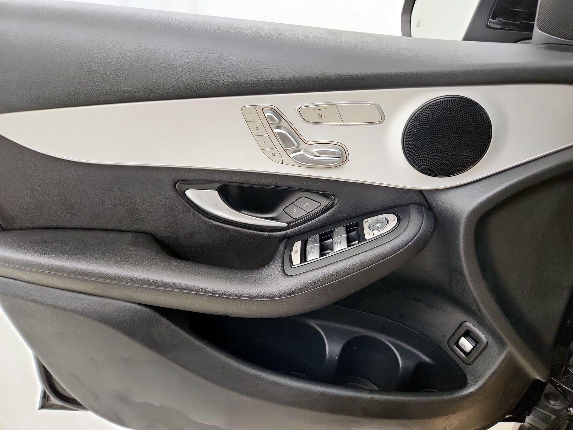 Thumbnail: 2022 Mercedes-Benz GLC - 12