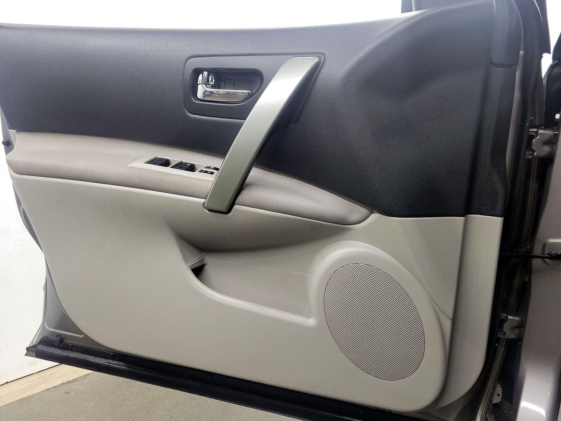 Thumbnail: 2014 Nissan Rogue - 12