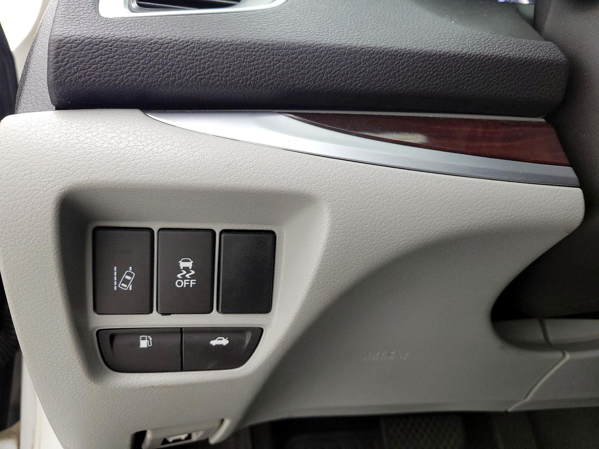 Thumbnail: 2015 Acura TLX - 13