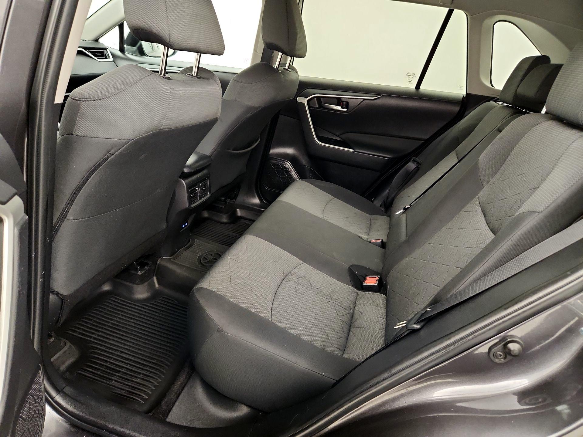 Thumbnail: 2022 Toyota RAV4 - 19