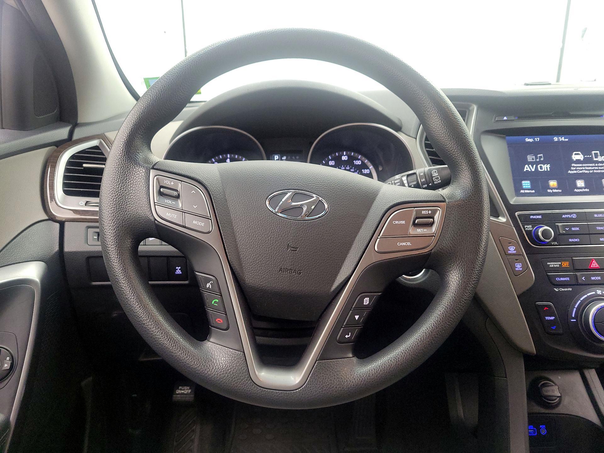 Thumbnail: 2018 Hyundai Santa Fe - 10