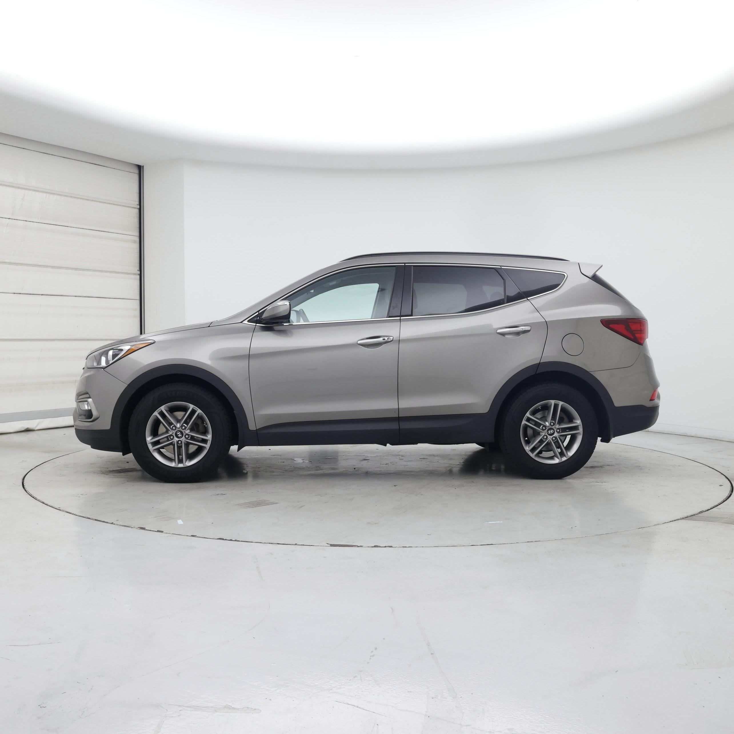 Thumbnail: 2018 Hyundai Santa Fe - 3